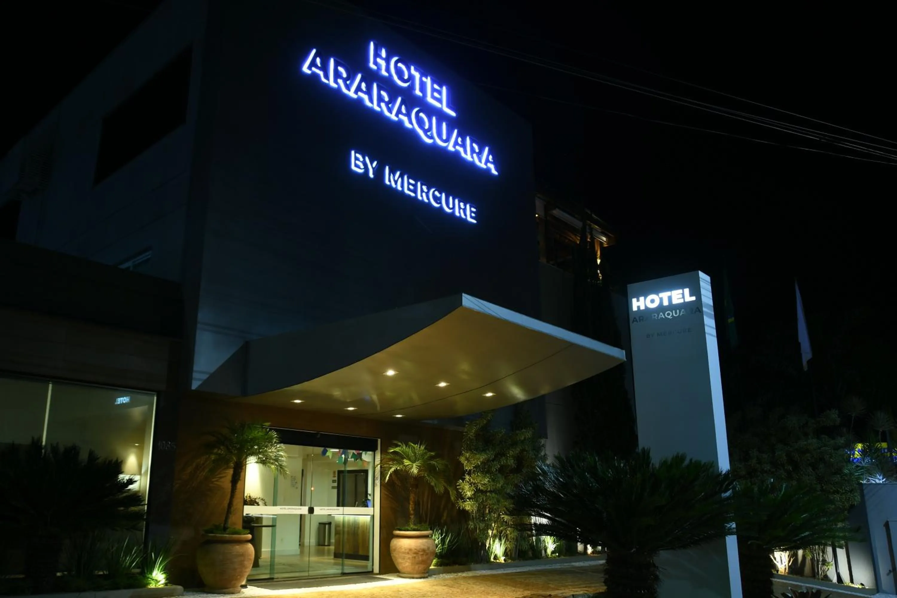 Facade/entrance in Hotel Araraquara By Mercure