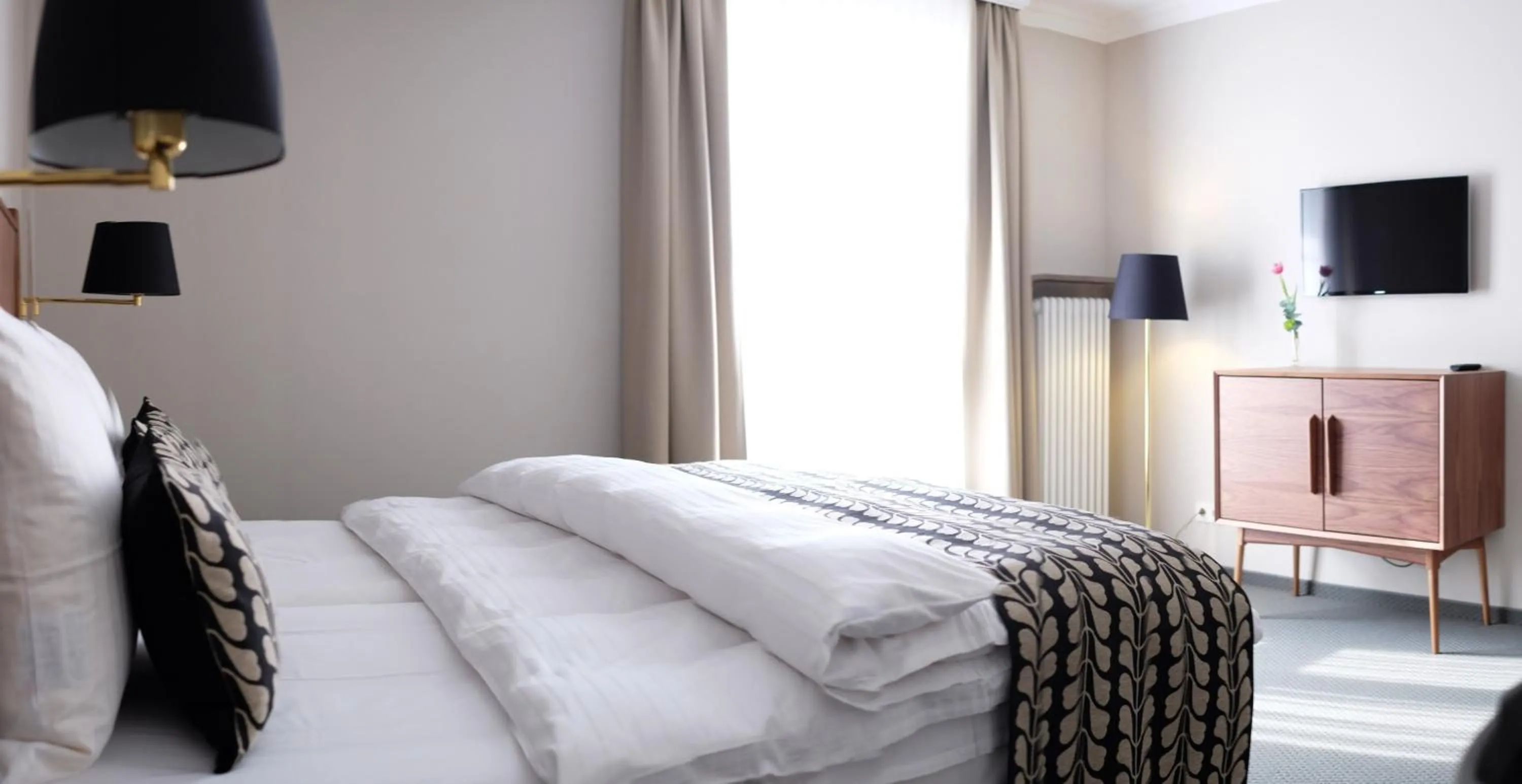 Photo of the whole room, Bed in Parkhotel Obermenzing