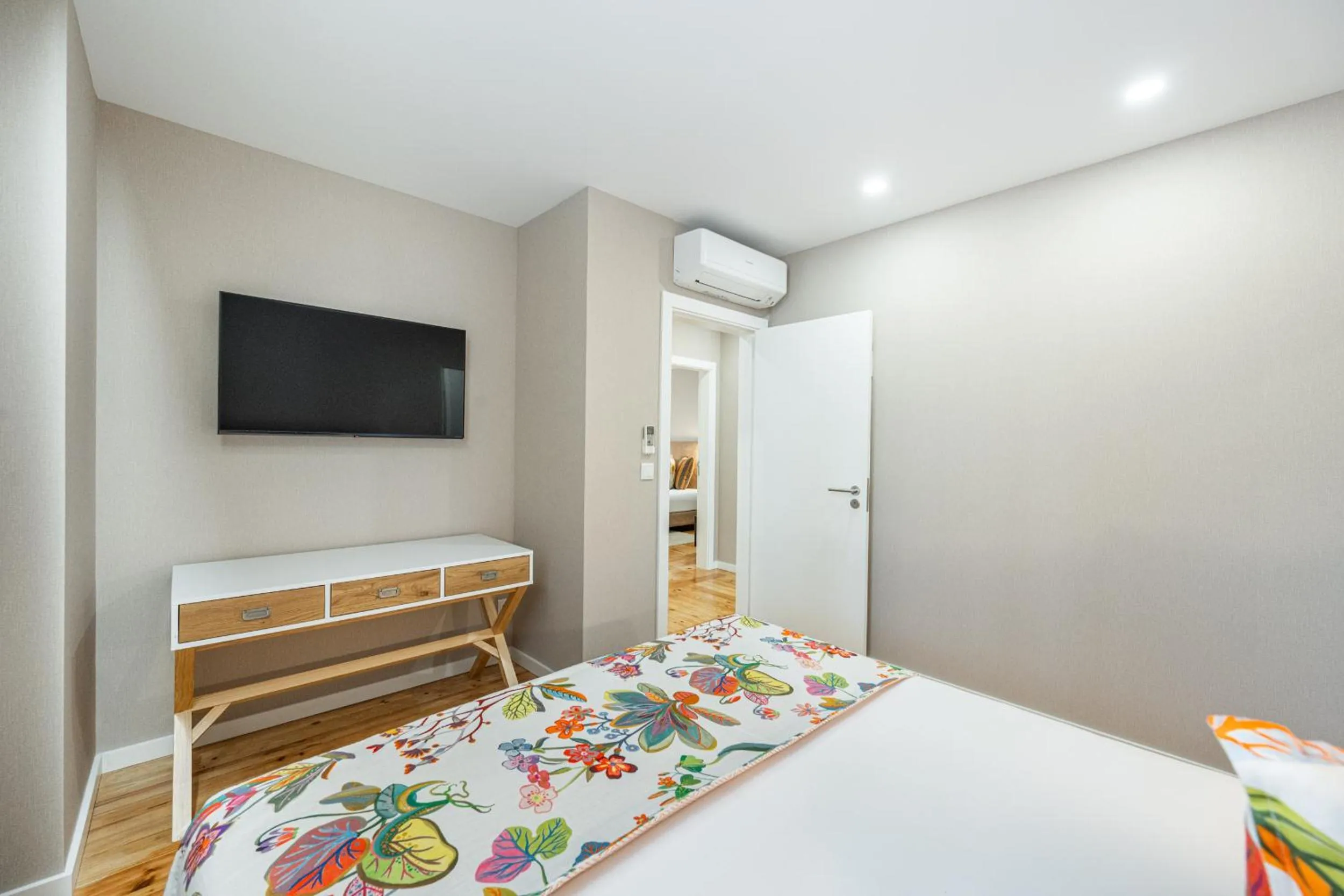 Bedroom, Bed in Casas do Porto - Ribeira Apartments