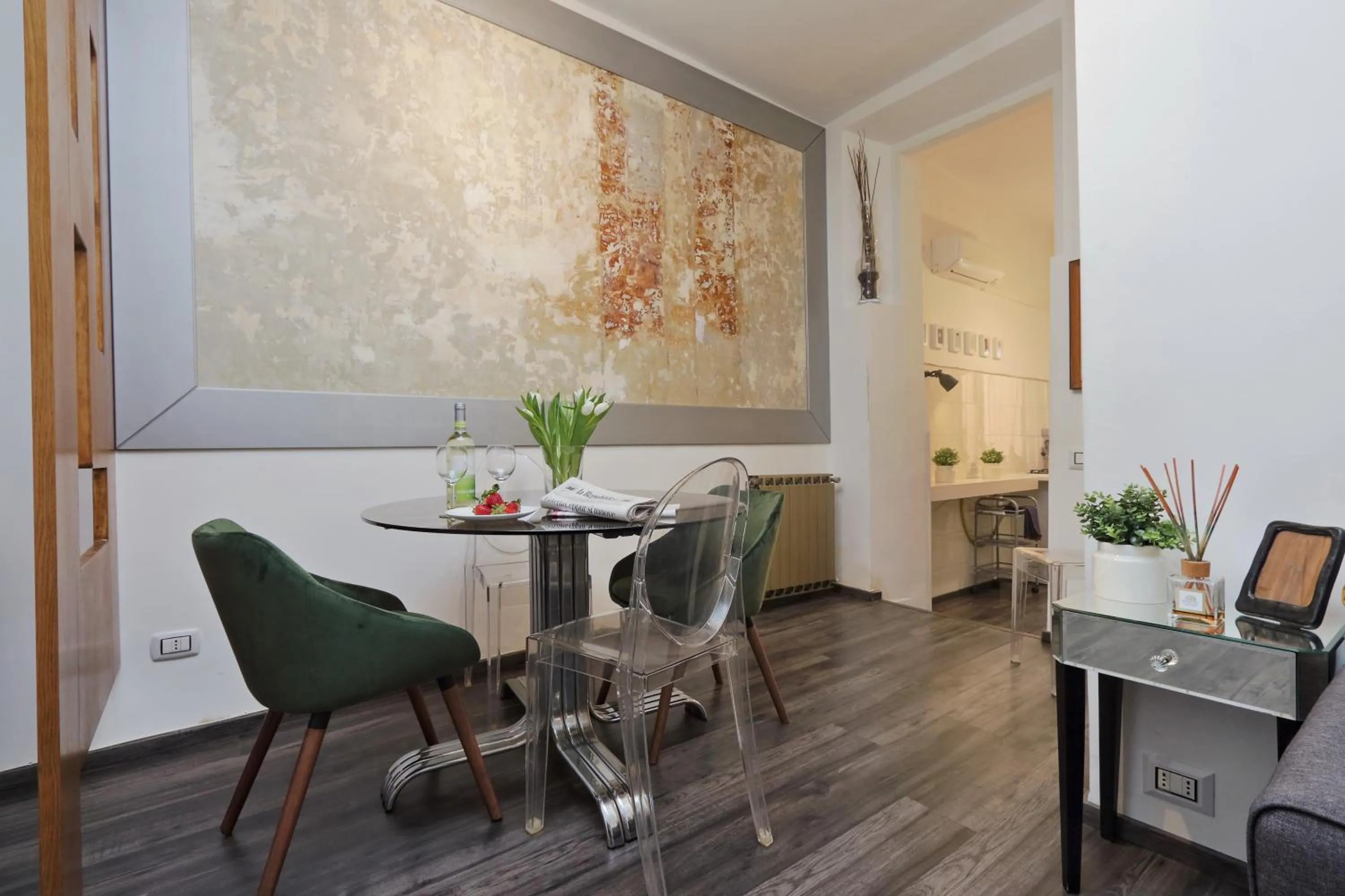 Dining area in Urbana Delicious Flat
