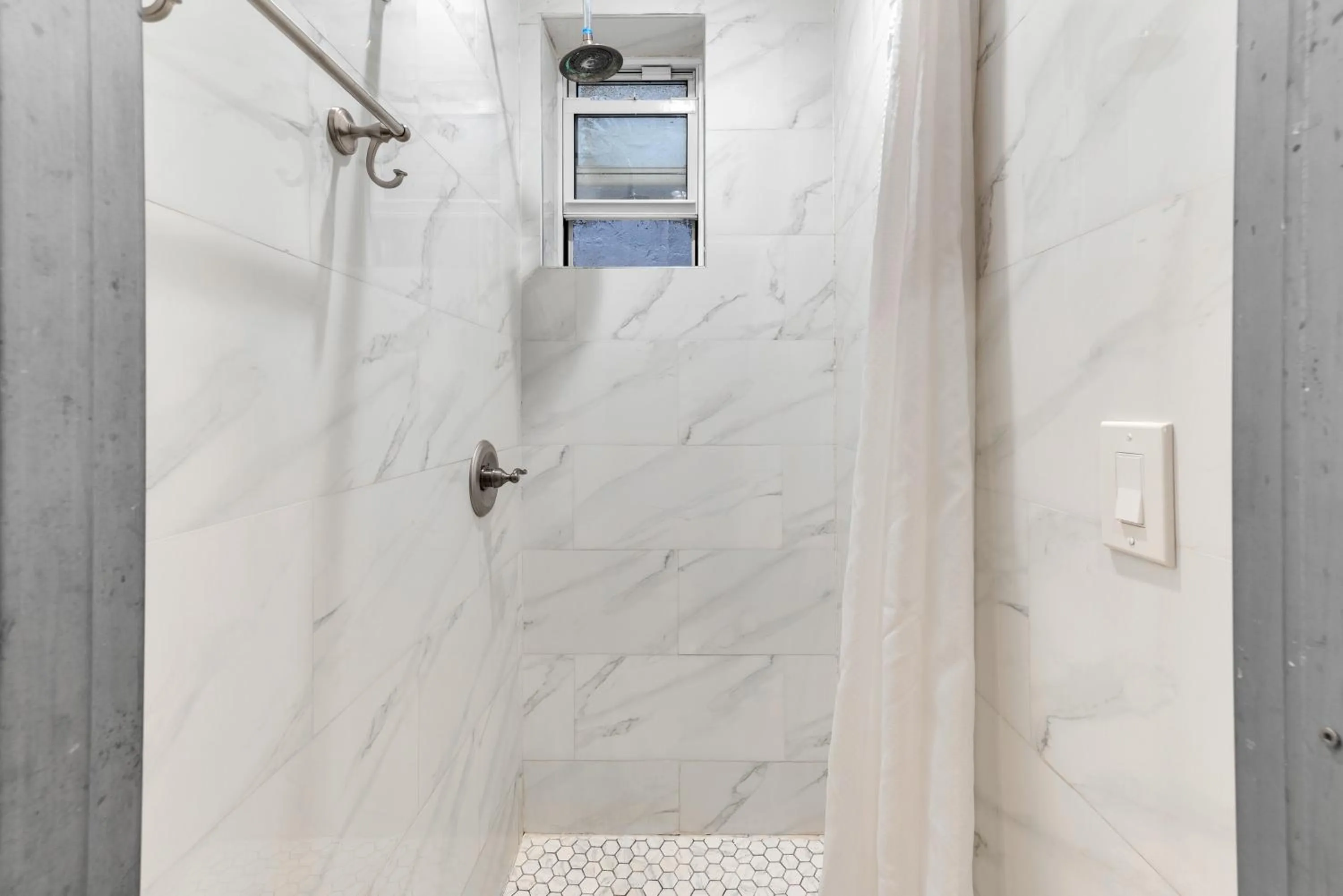 Shower in Morris Guest House