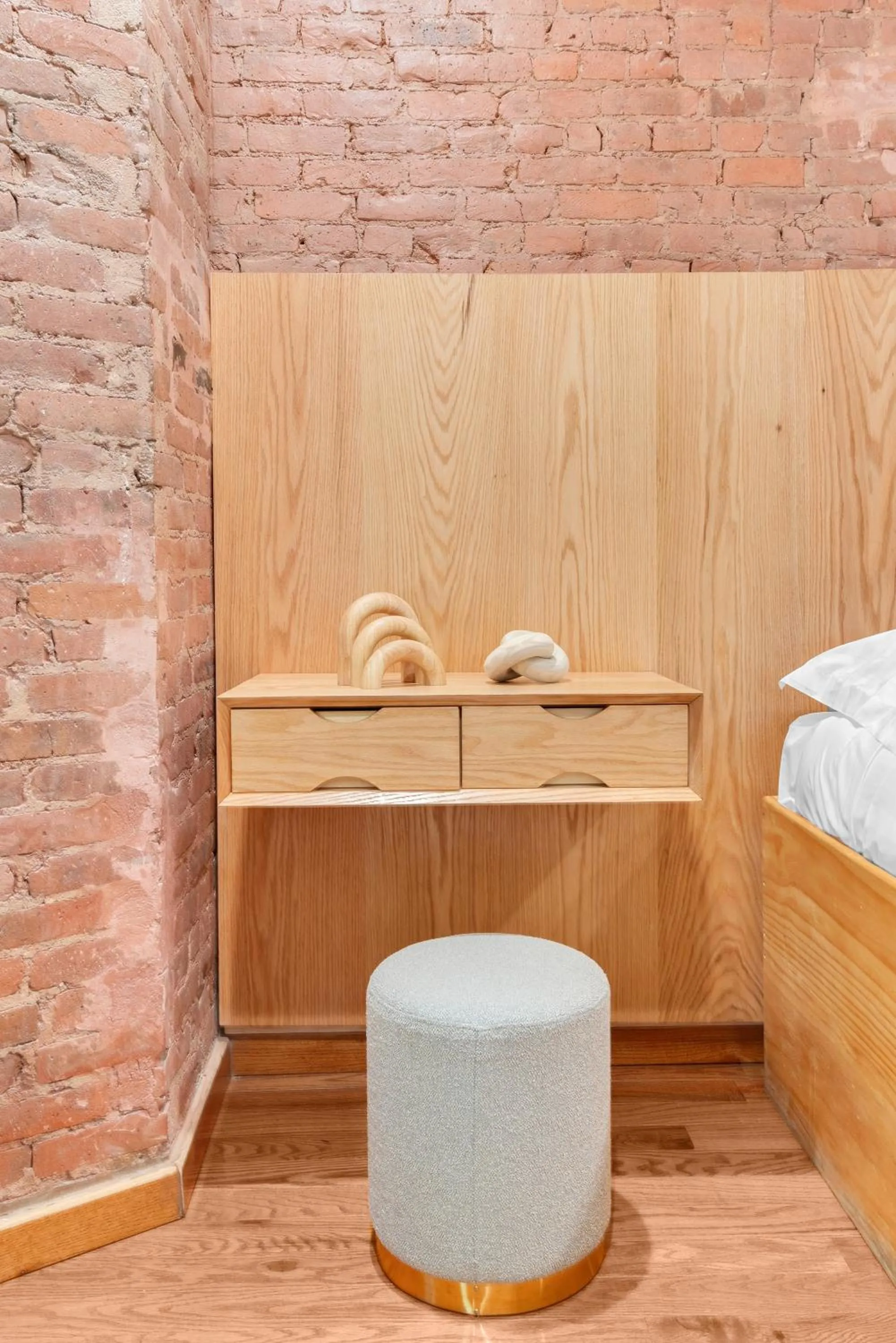 Decorative detail, Bed in Morris Guest House