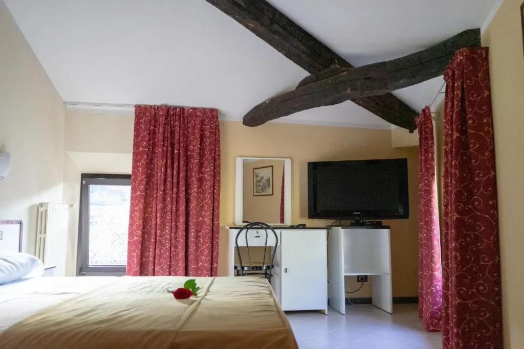 Bed in Hotel Italia