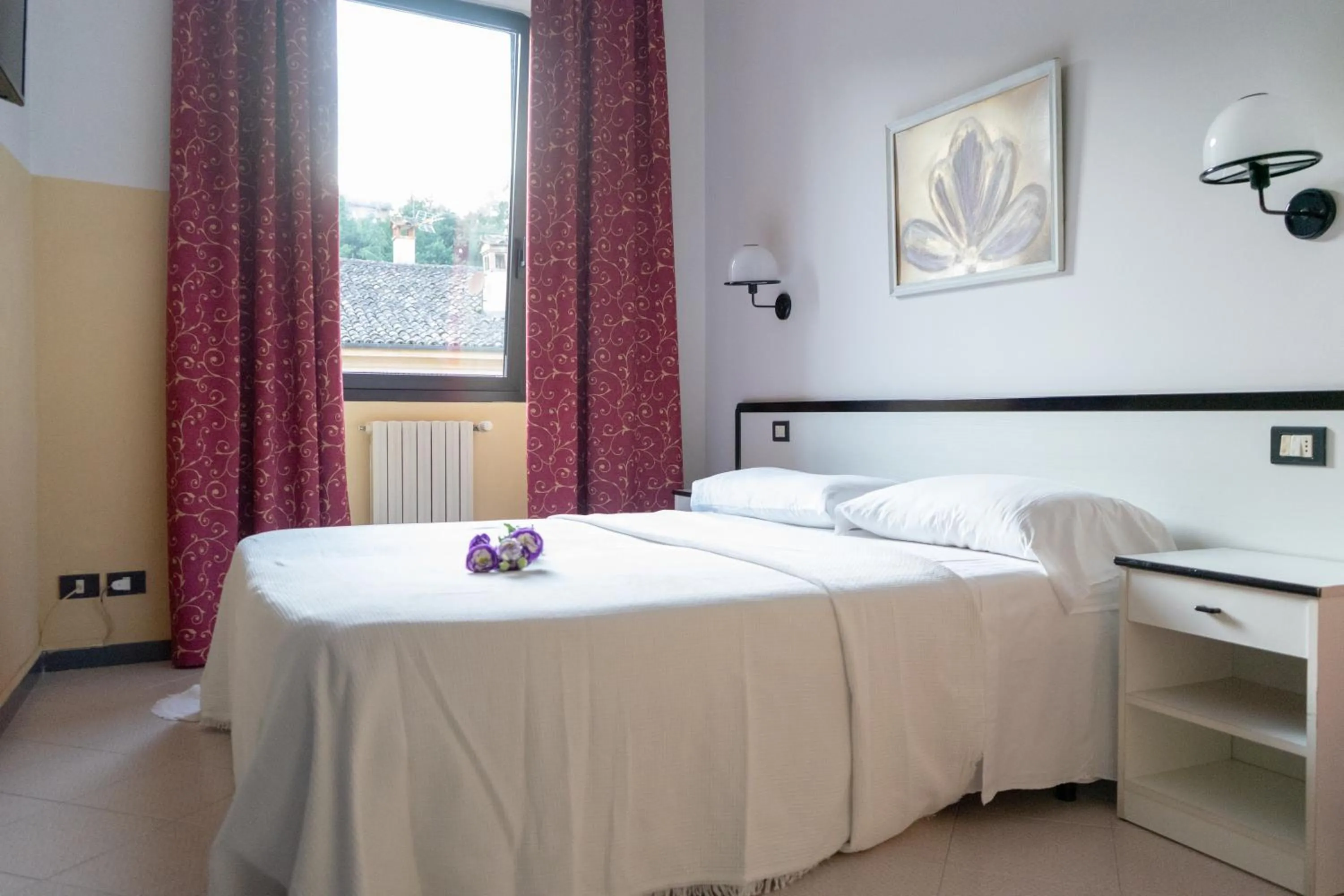 Bed in Hotel Italia
