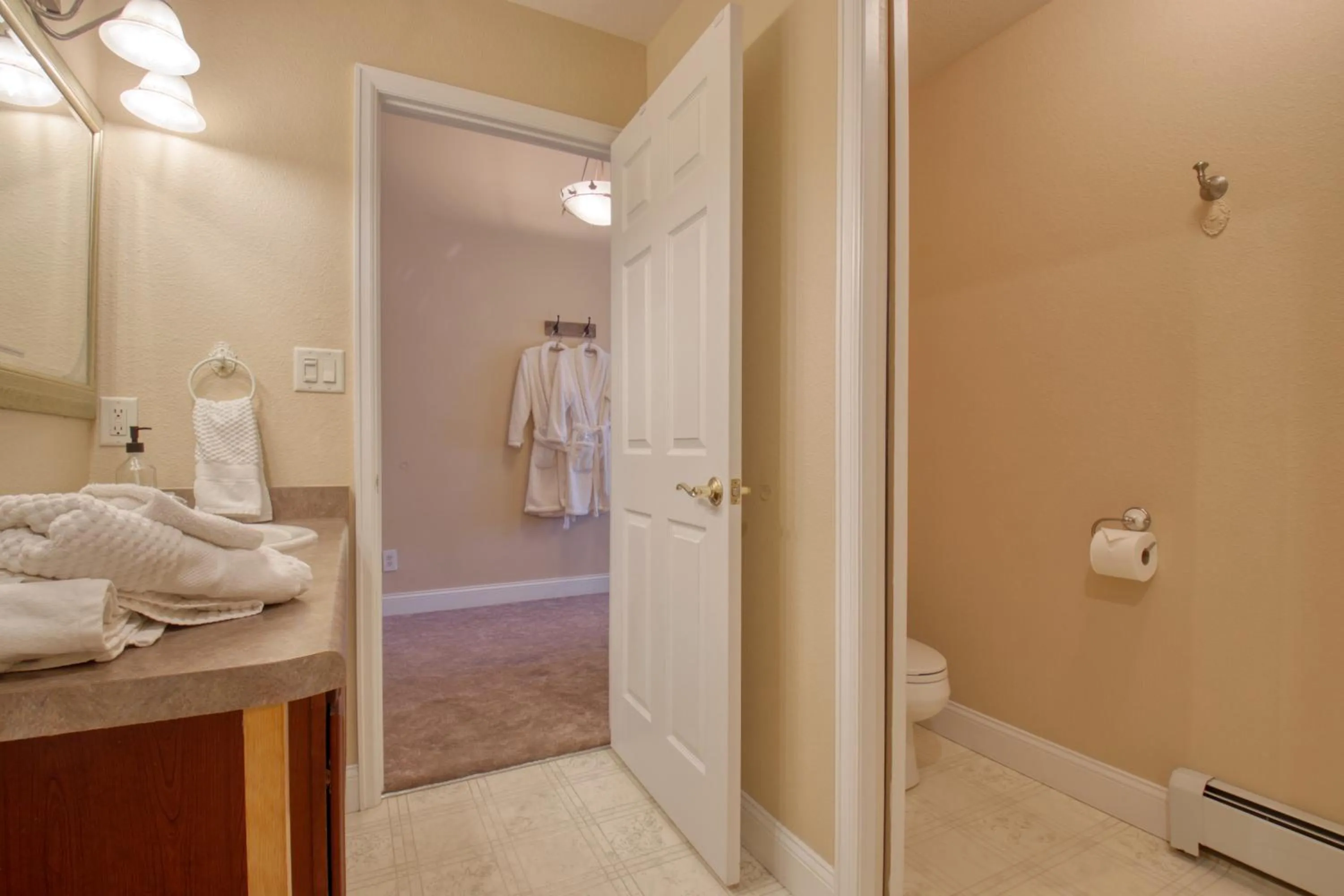 Property building in Castle Creek Manor