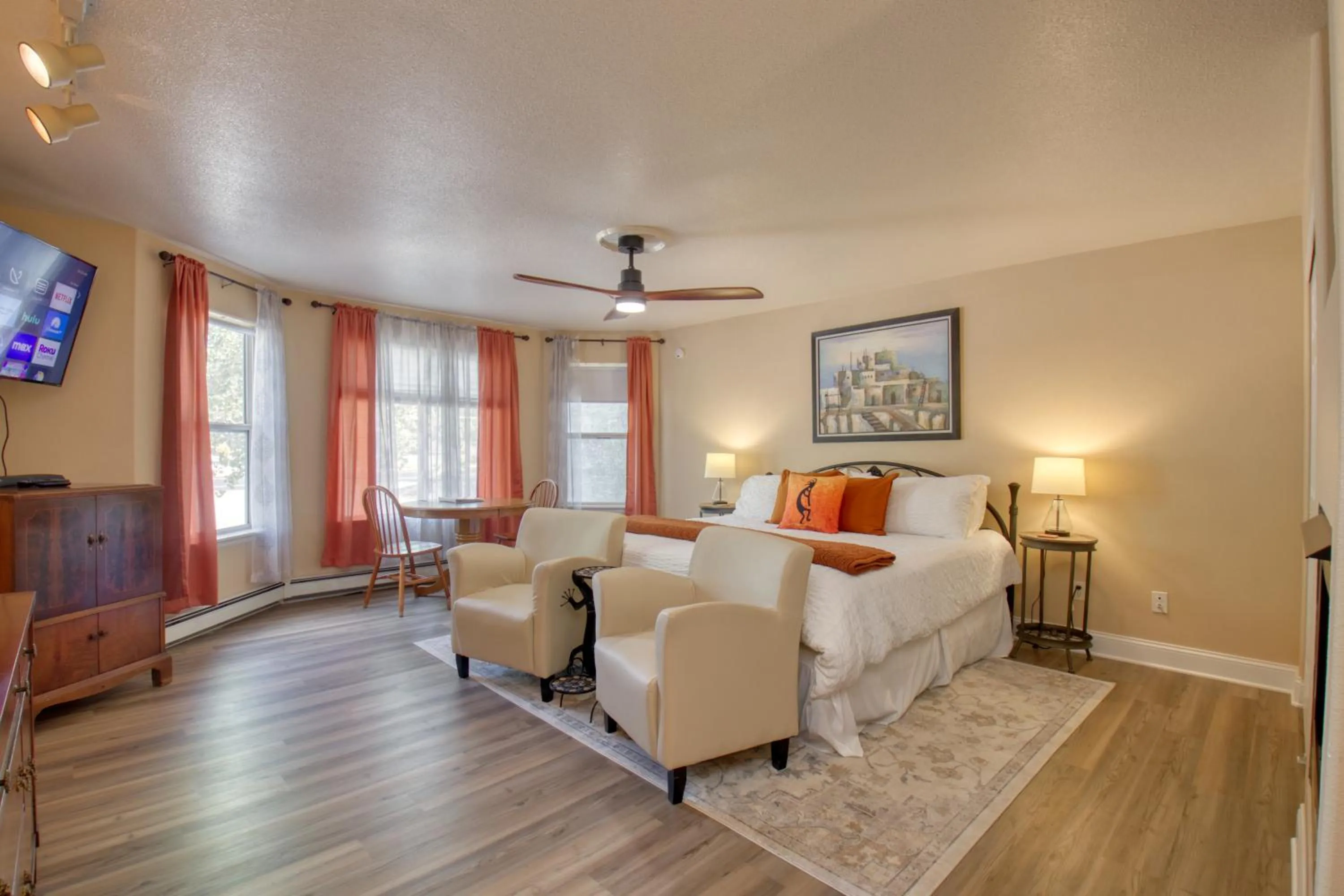 Property building in Castle Creek Manor