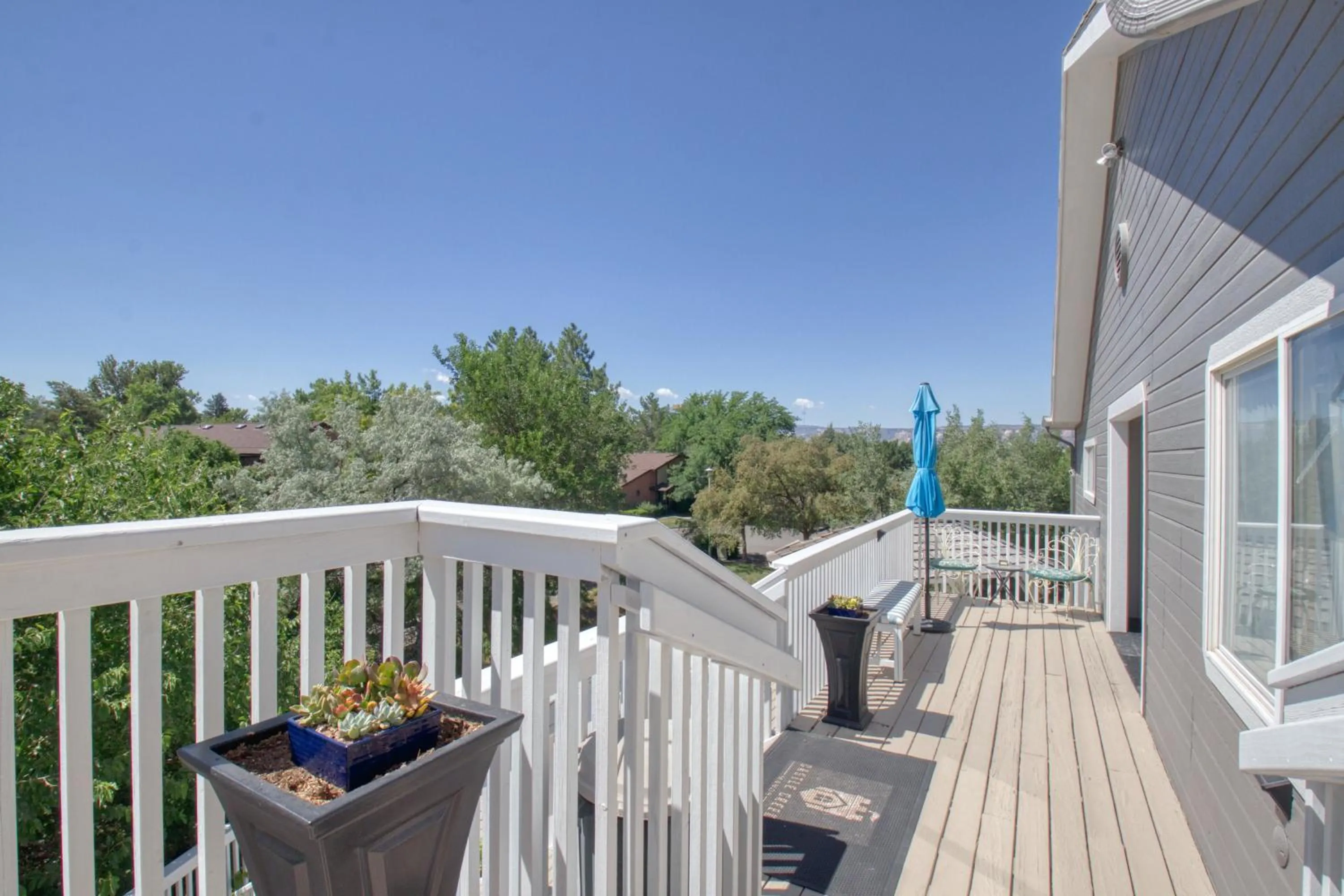 Property building in Castle Creek Manor