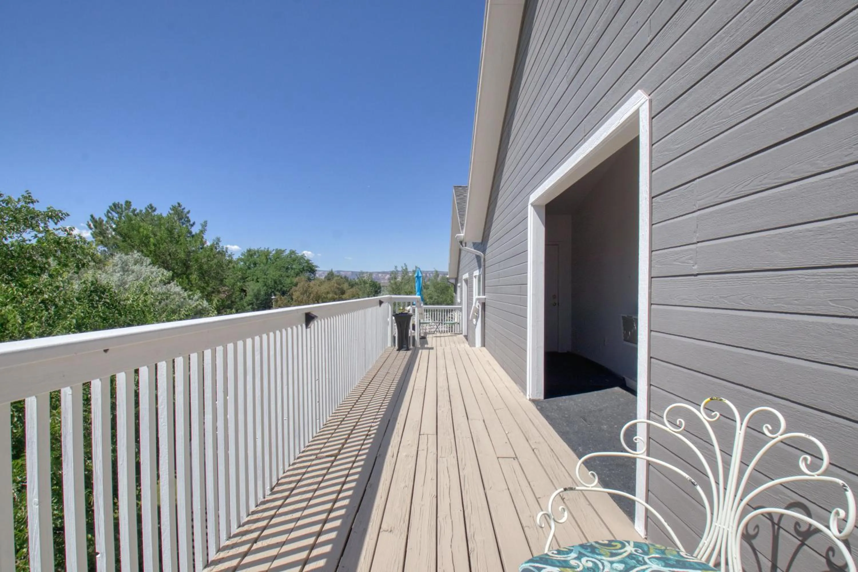 Property building in Castle Creek Manor