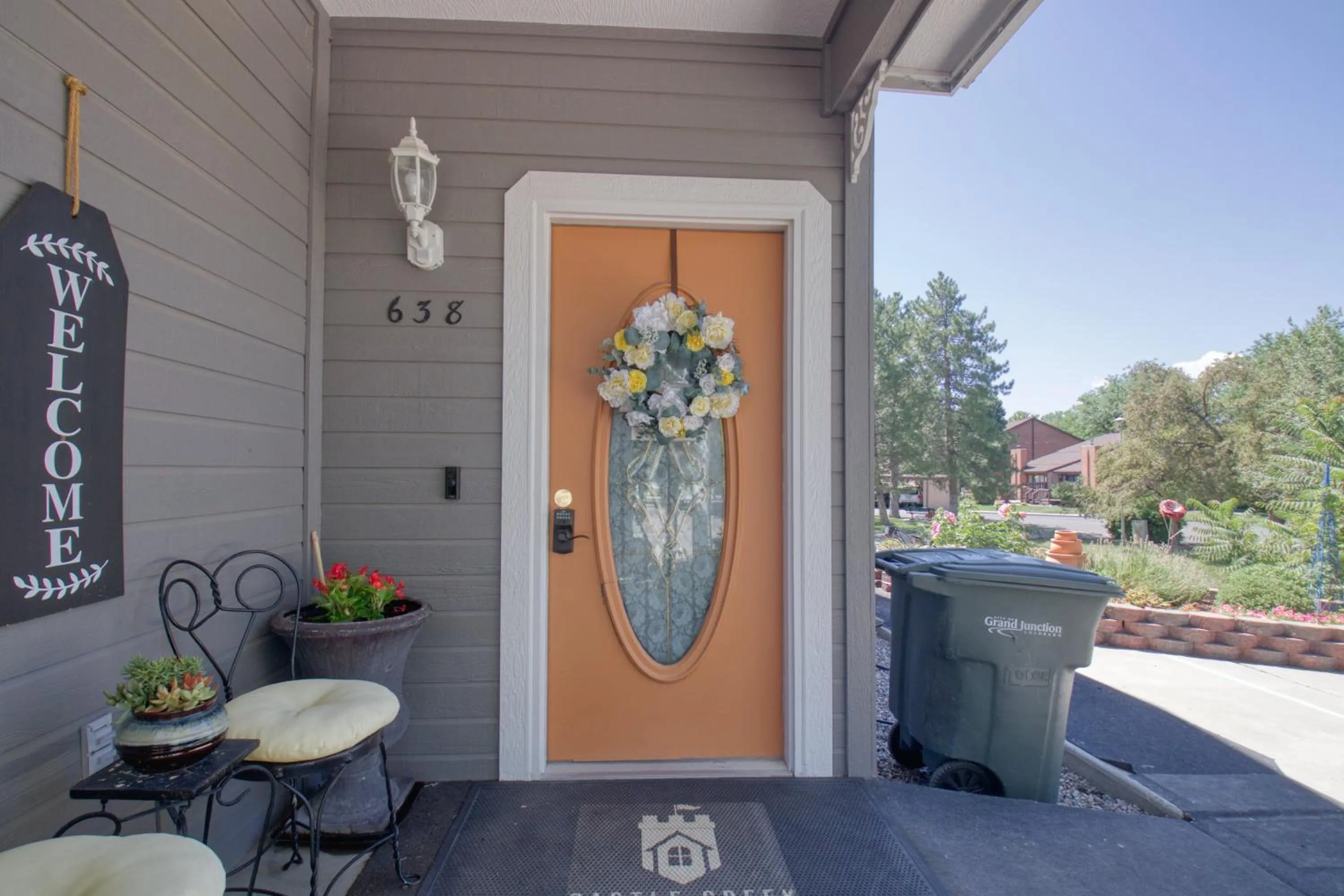 Property building in Castle Creek Manor