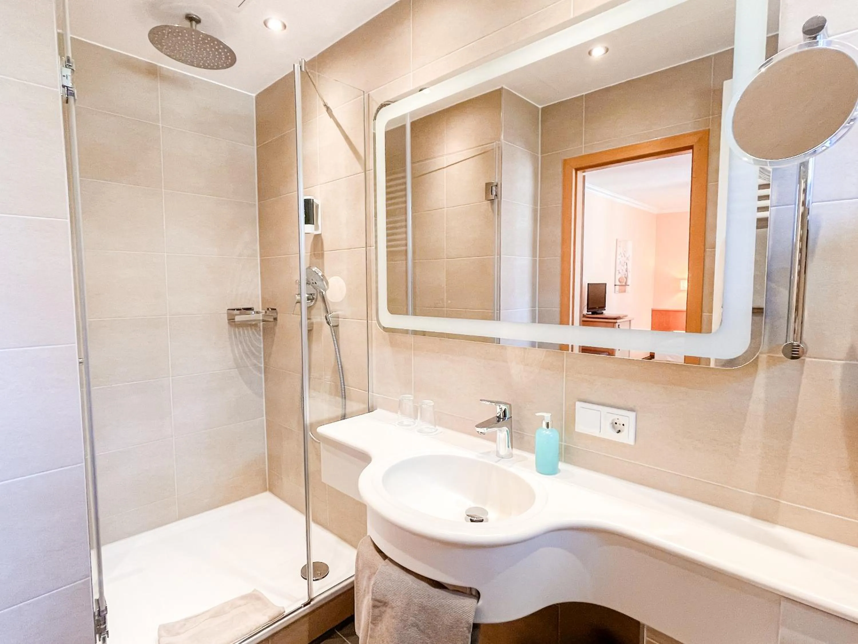 Hotel Kriemhild am Hirschgarten