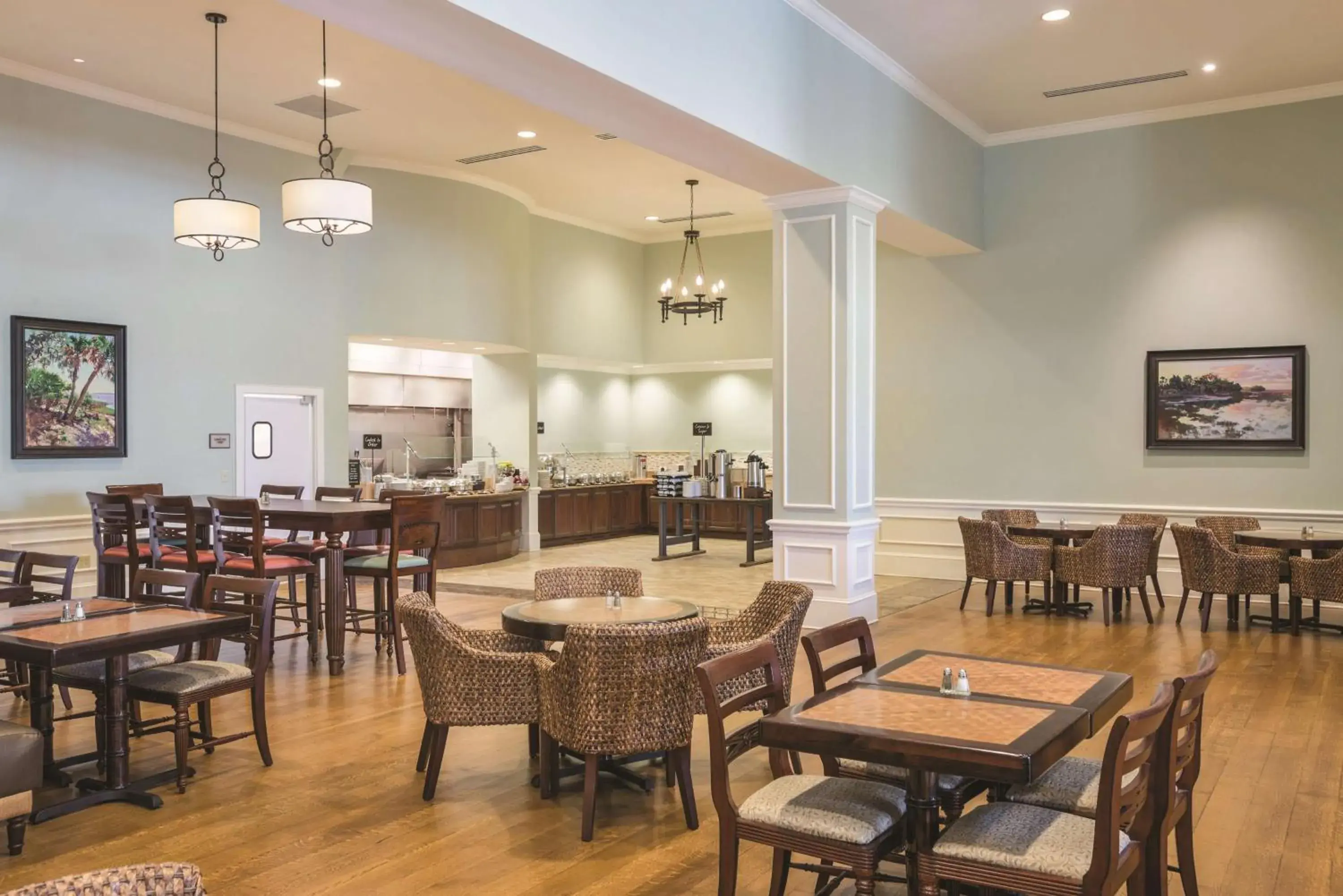 Restaurant/places to eat in Embassy Suites Savannah Historic District Restaurant/places to eat in Embassy Suites Savannah Historic District