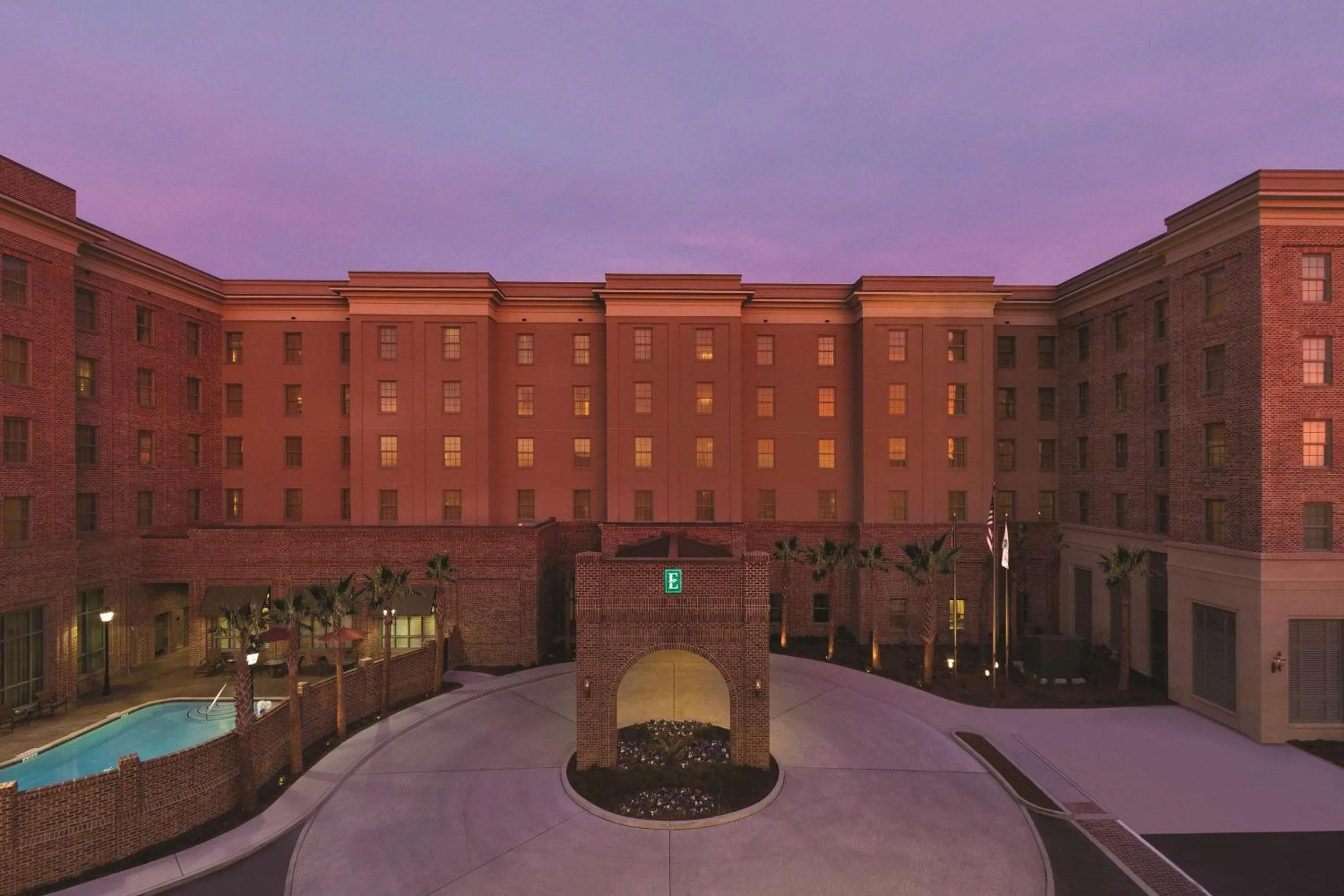 Pool view in Embassy Suites Savannah Historic District