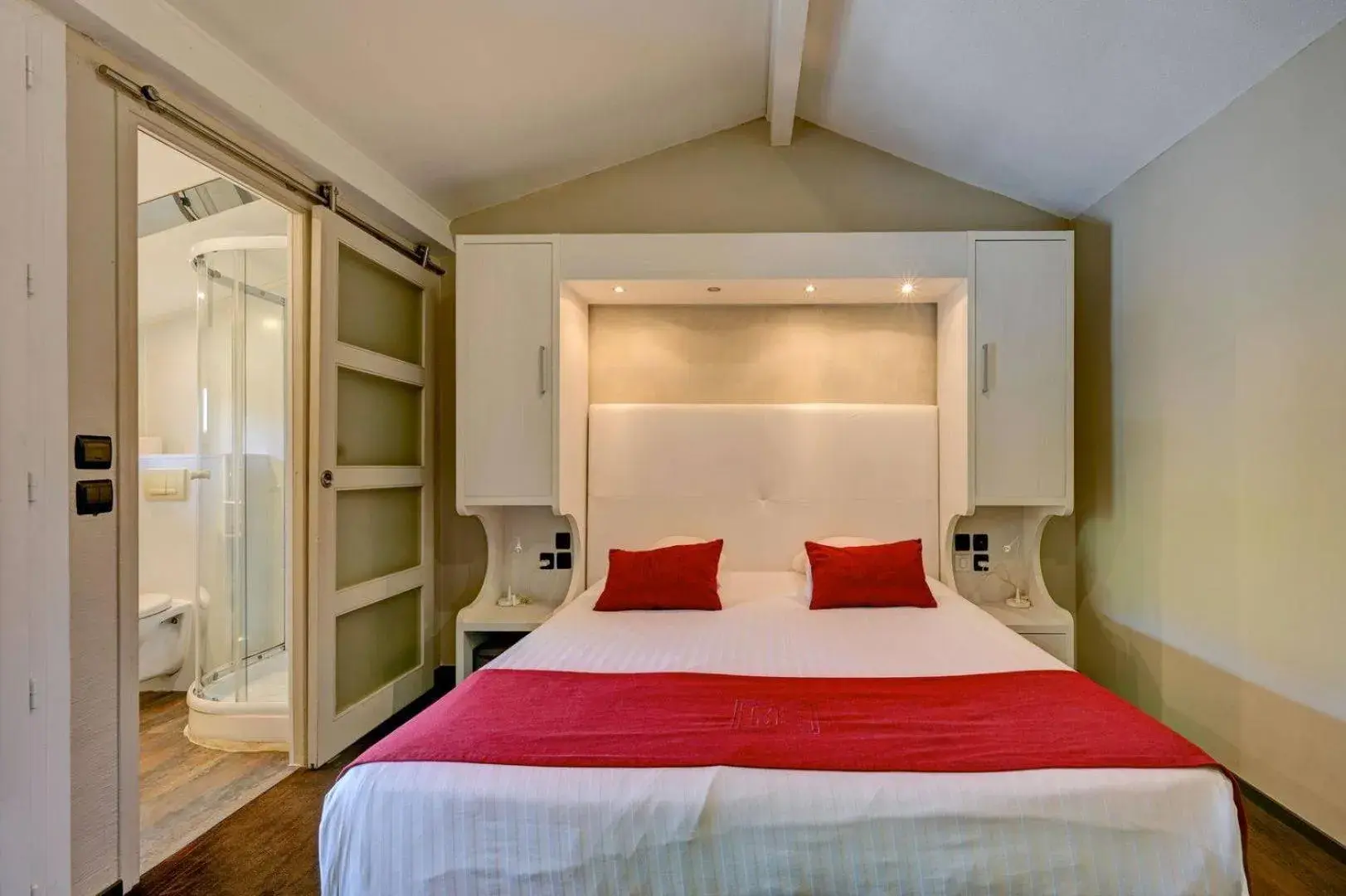 Standard Double Room in Le Mas d'Estello Standard Double Room in Le Mas d'Estello