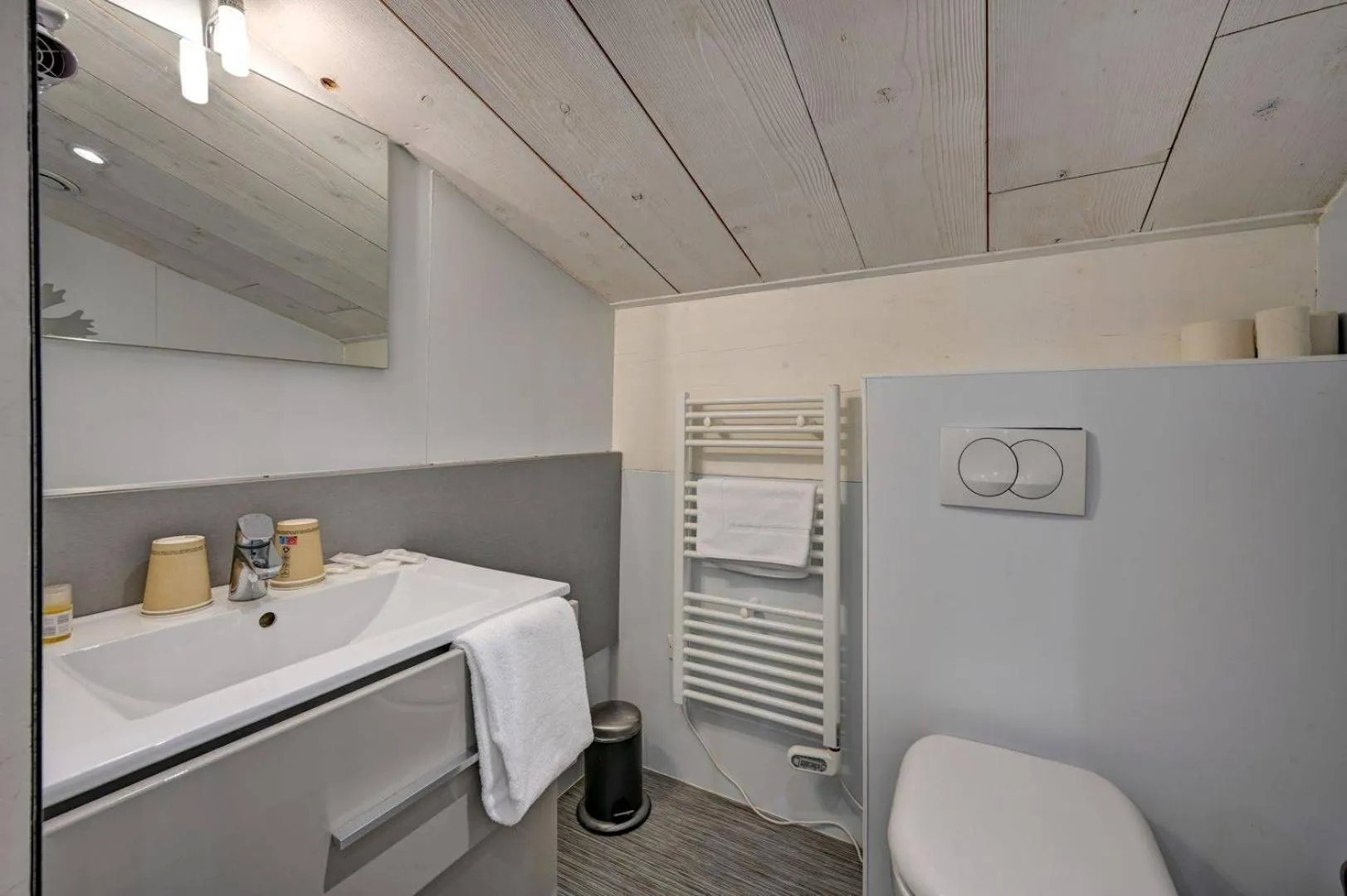 Bathroom in Le Mas d'Estello