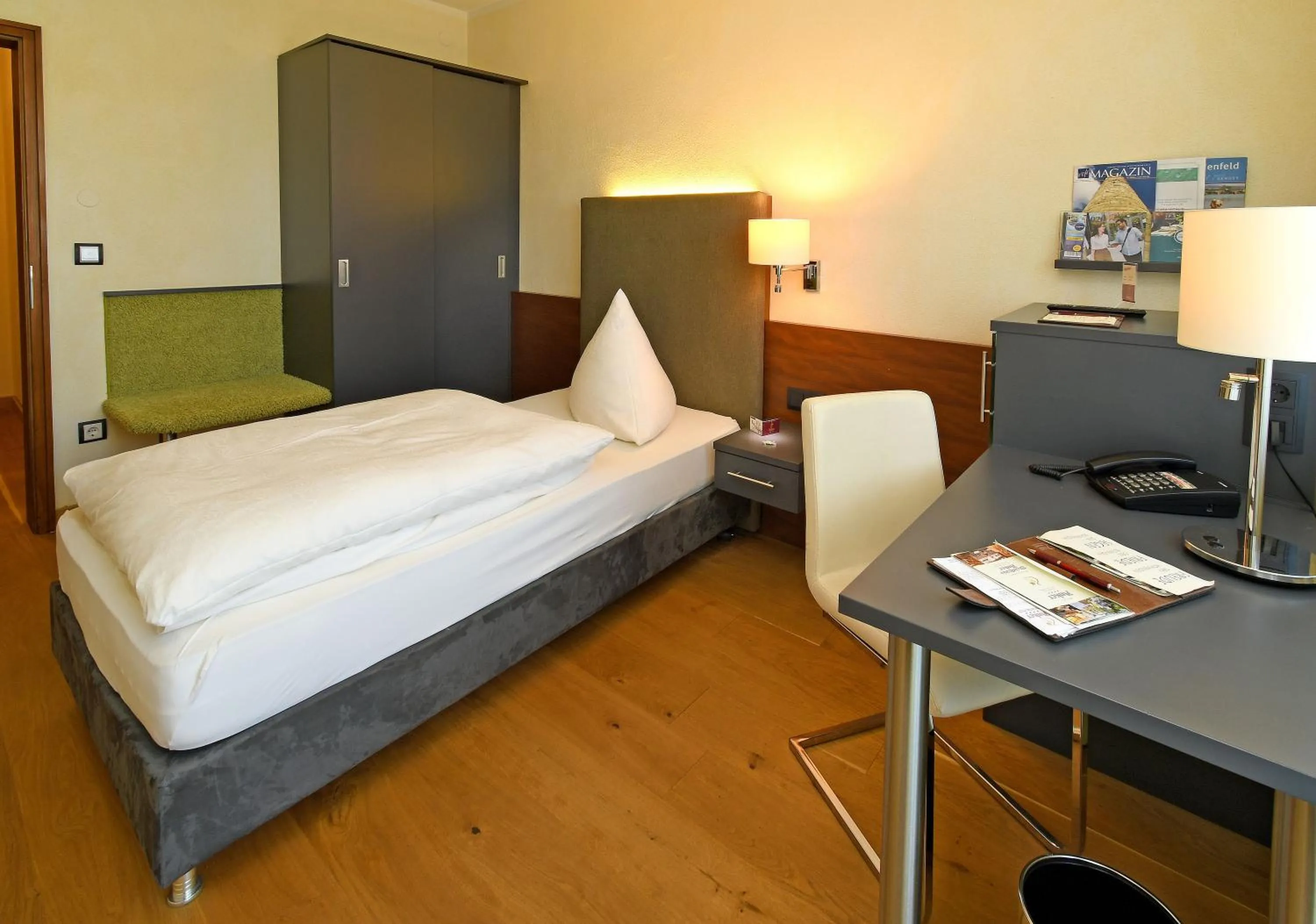 Photo of the whole room, Bed in Hotel & Weinhaus Anker