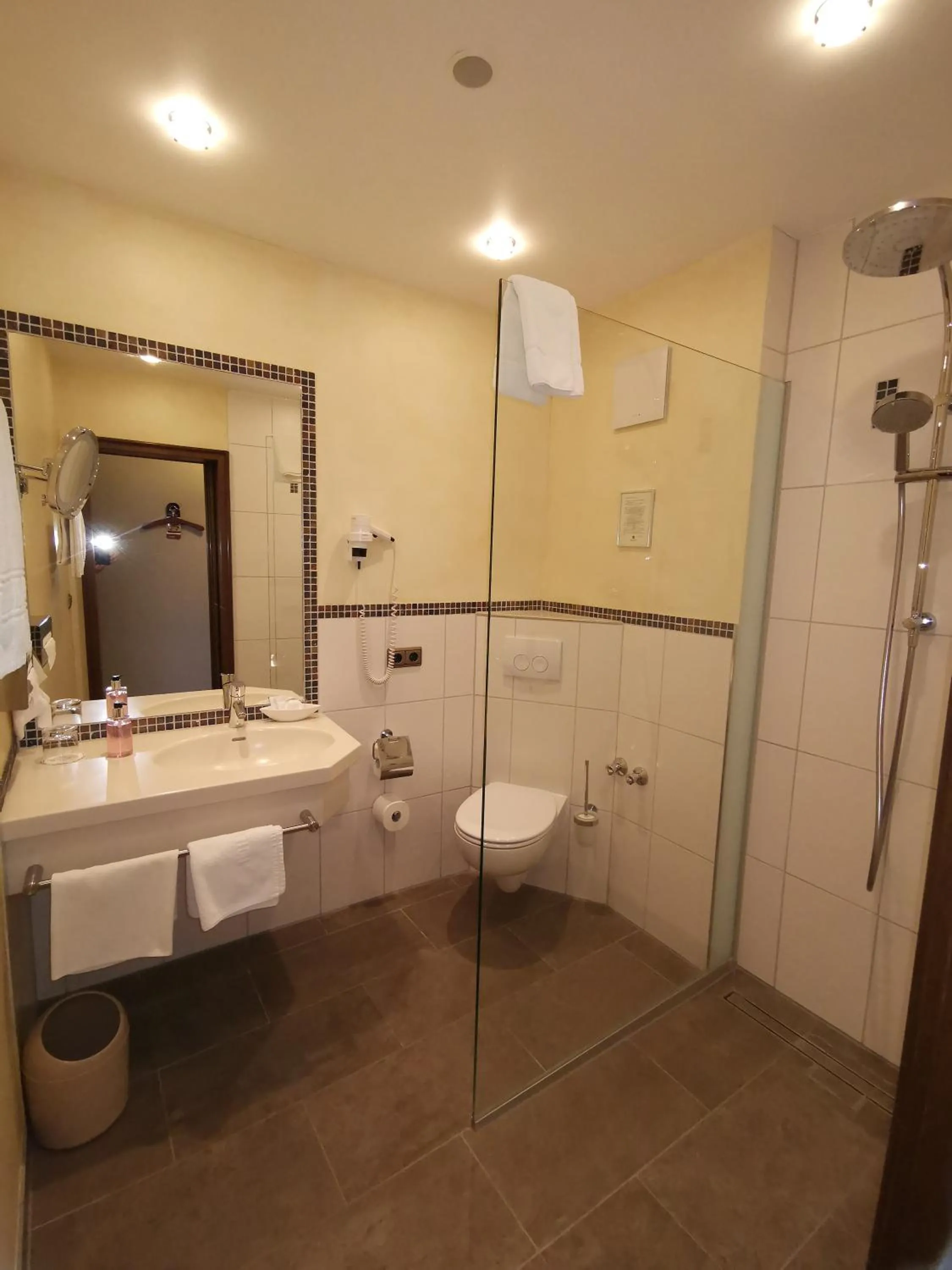 Bathroom in Hotel & Weinhaus Anker