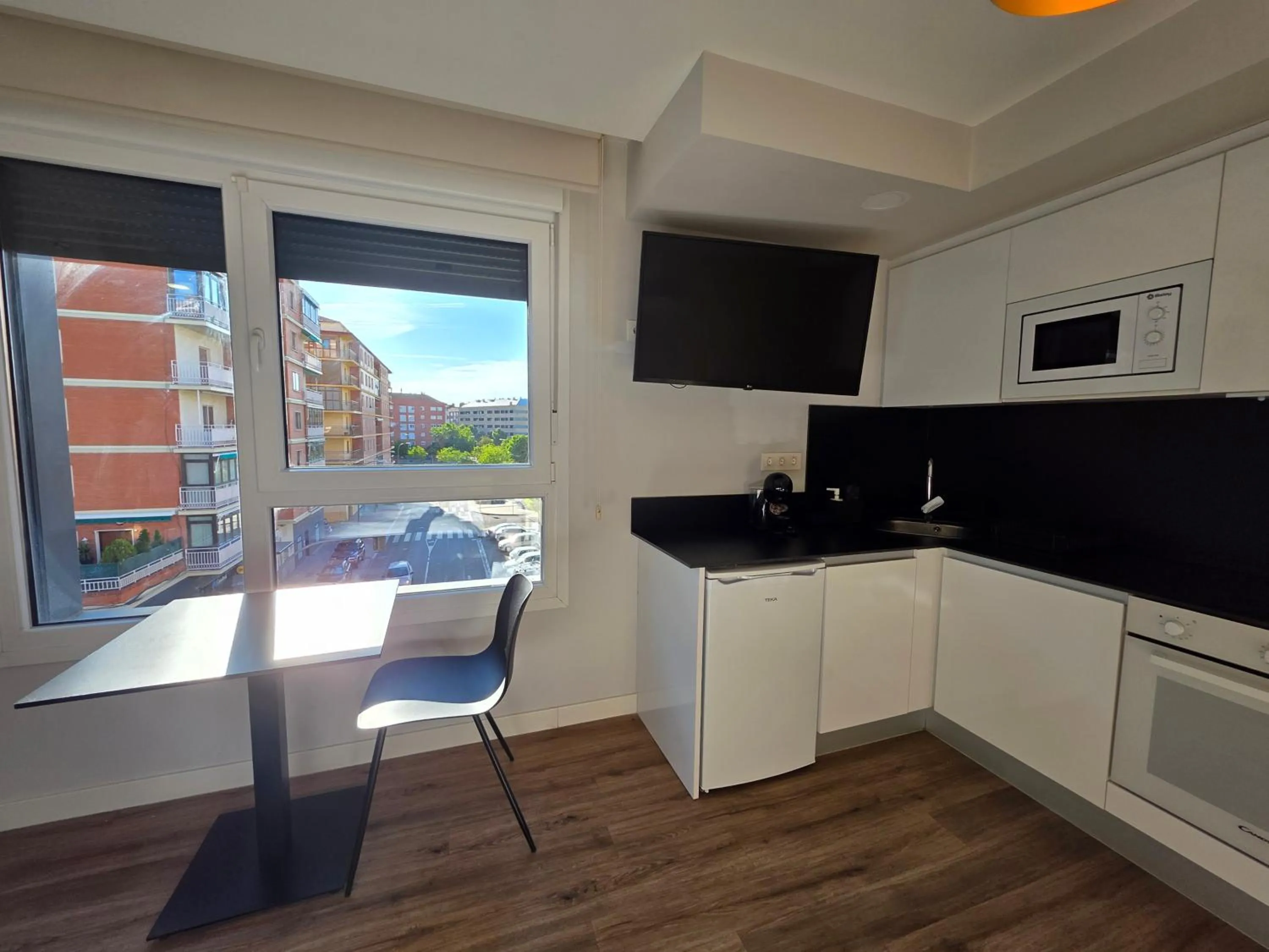 kitchen in Apartahotel Aranda Flex Living