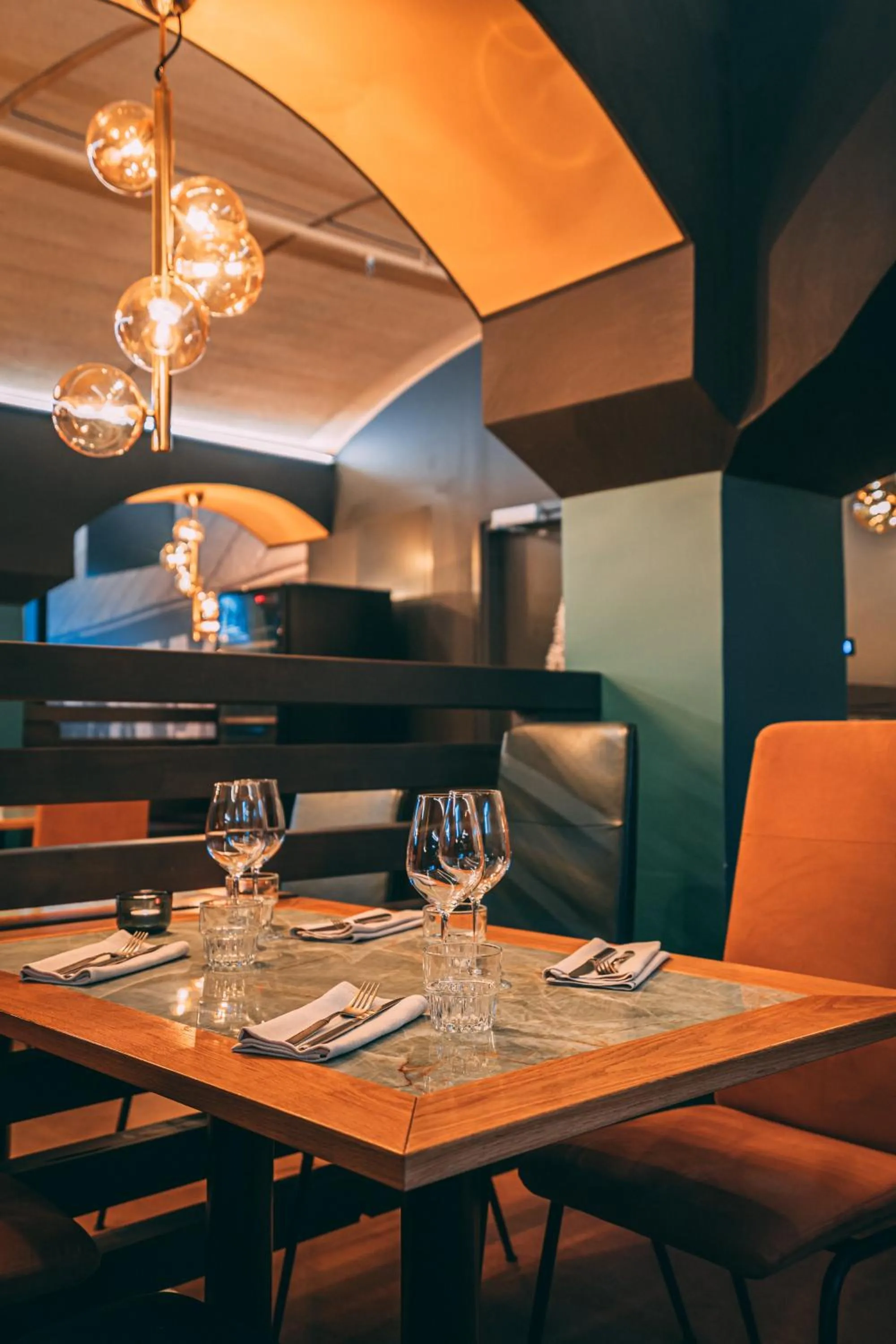 Restaurant/places to eat in Hotel Kakola