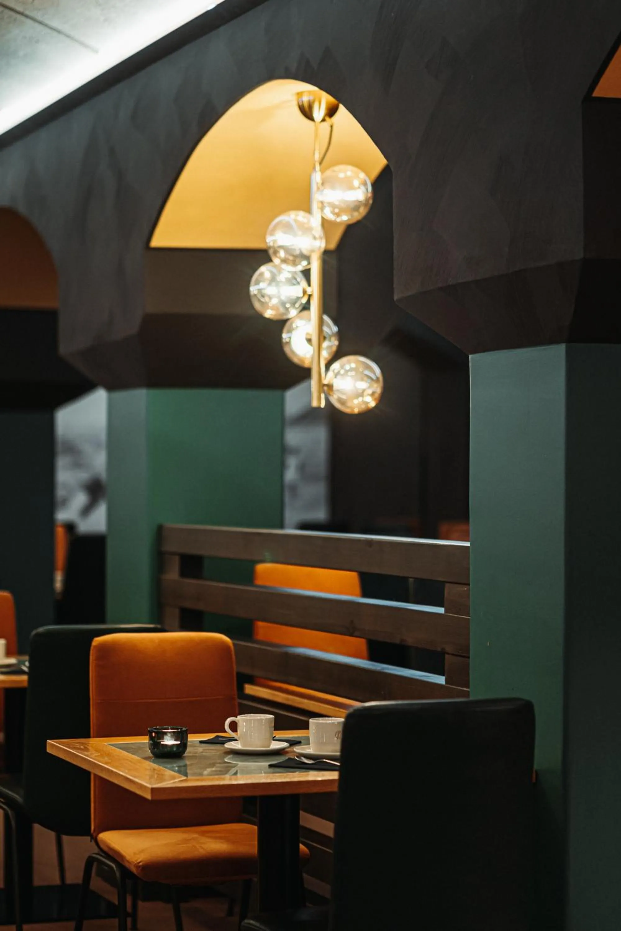 Restaurant/places to eat in Hotel Kakola