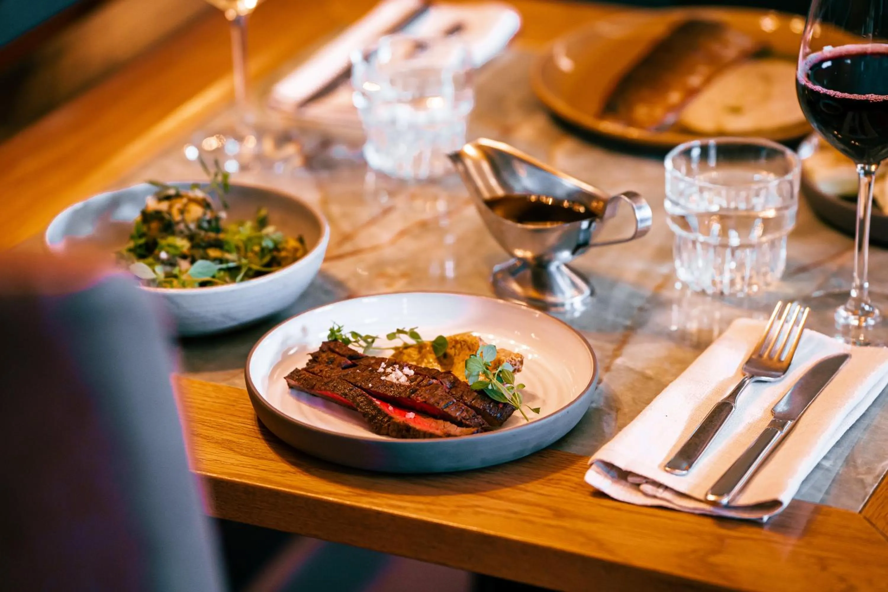 Restaurant/places to eat in Hotel Kakola