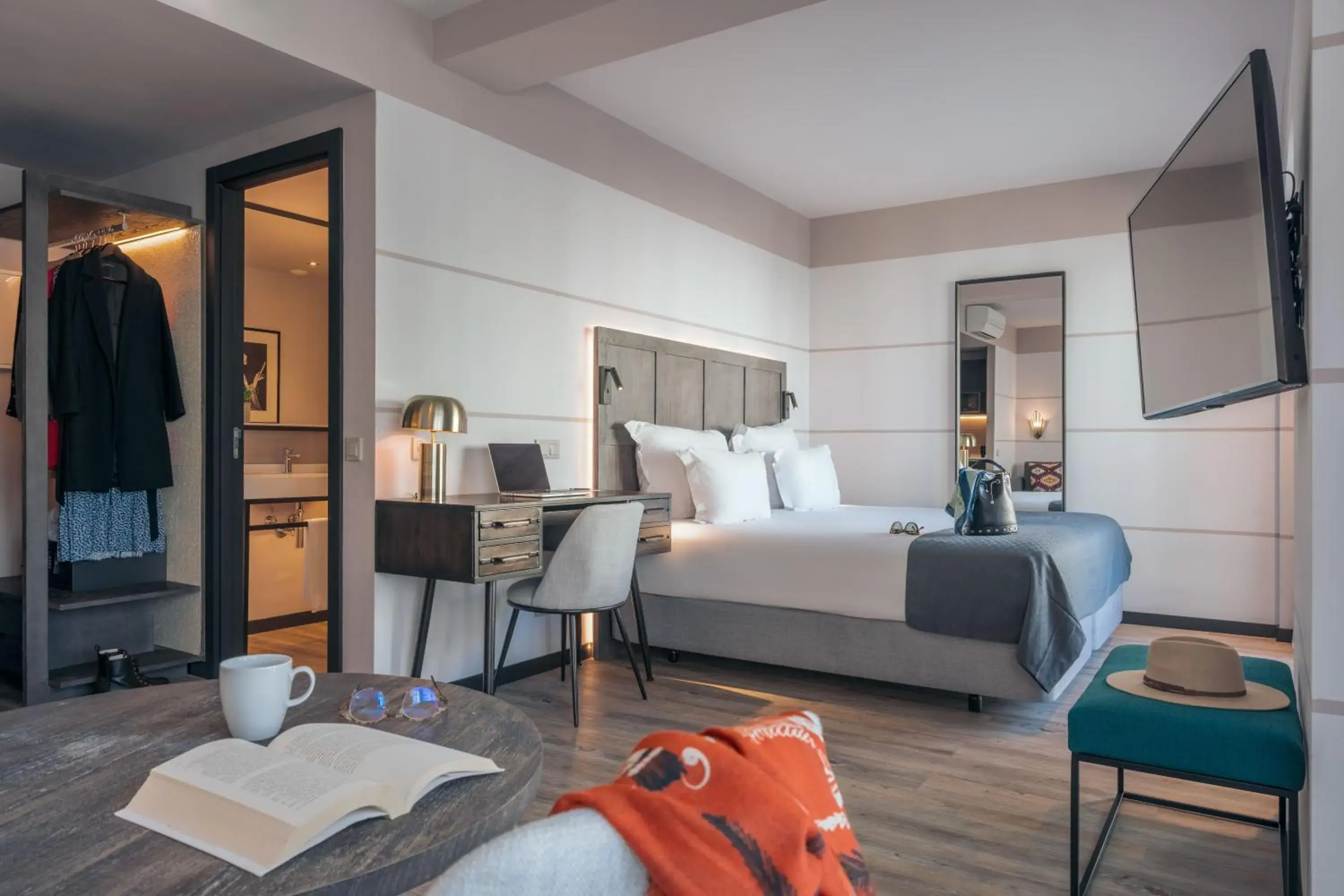 Junior Quadruple Suite in Pestana Lisboa Vintage City Center Suites Junior Quadruple Suite in Pestana Lisboa Vintage City Center Suites