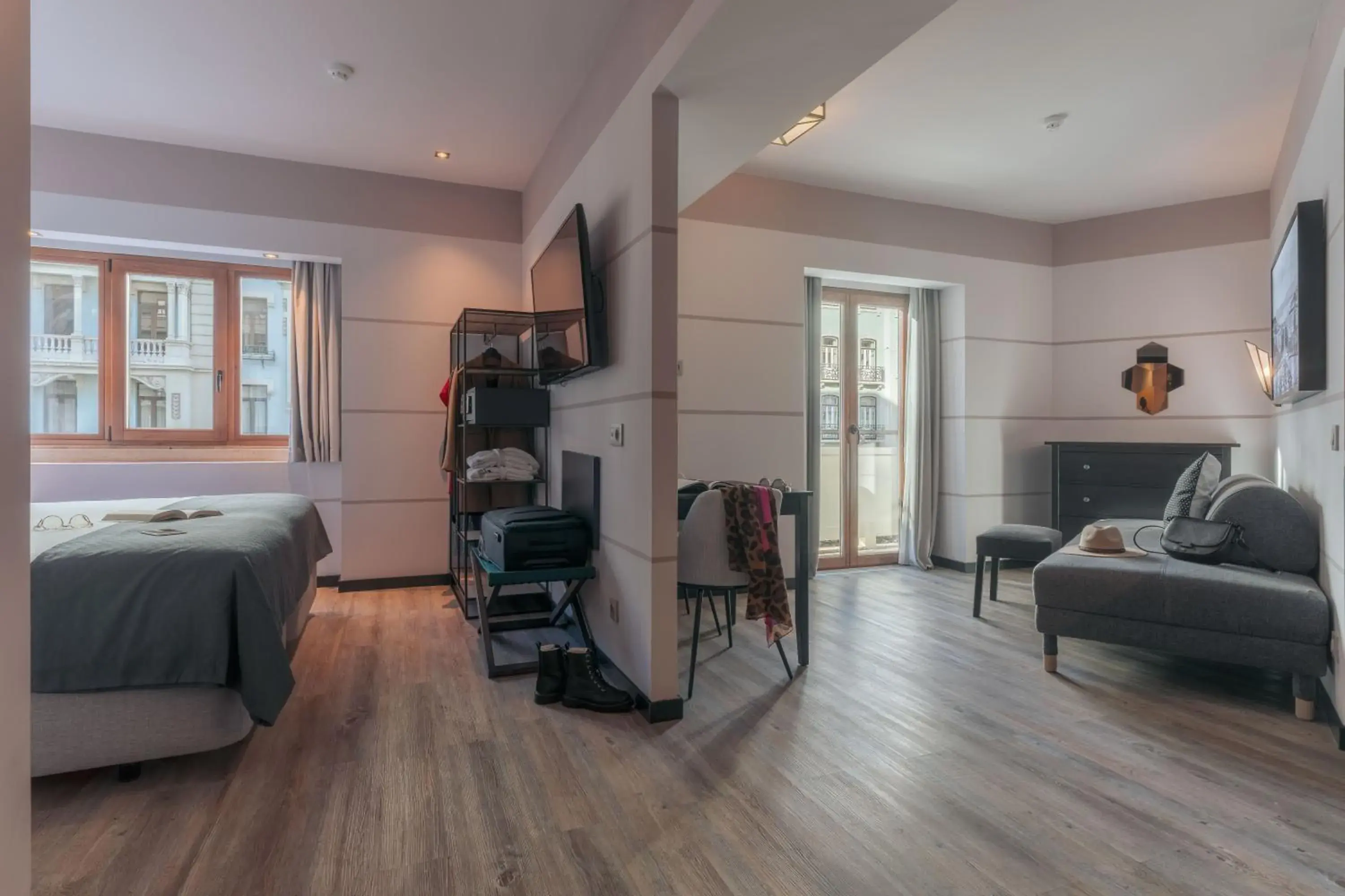 Deluxe Triple Studio in Pestana Lisboa Vintage City Center Suites Deluxe Triple Studio in Pestana Lisboa Vintage City Center Suites