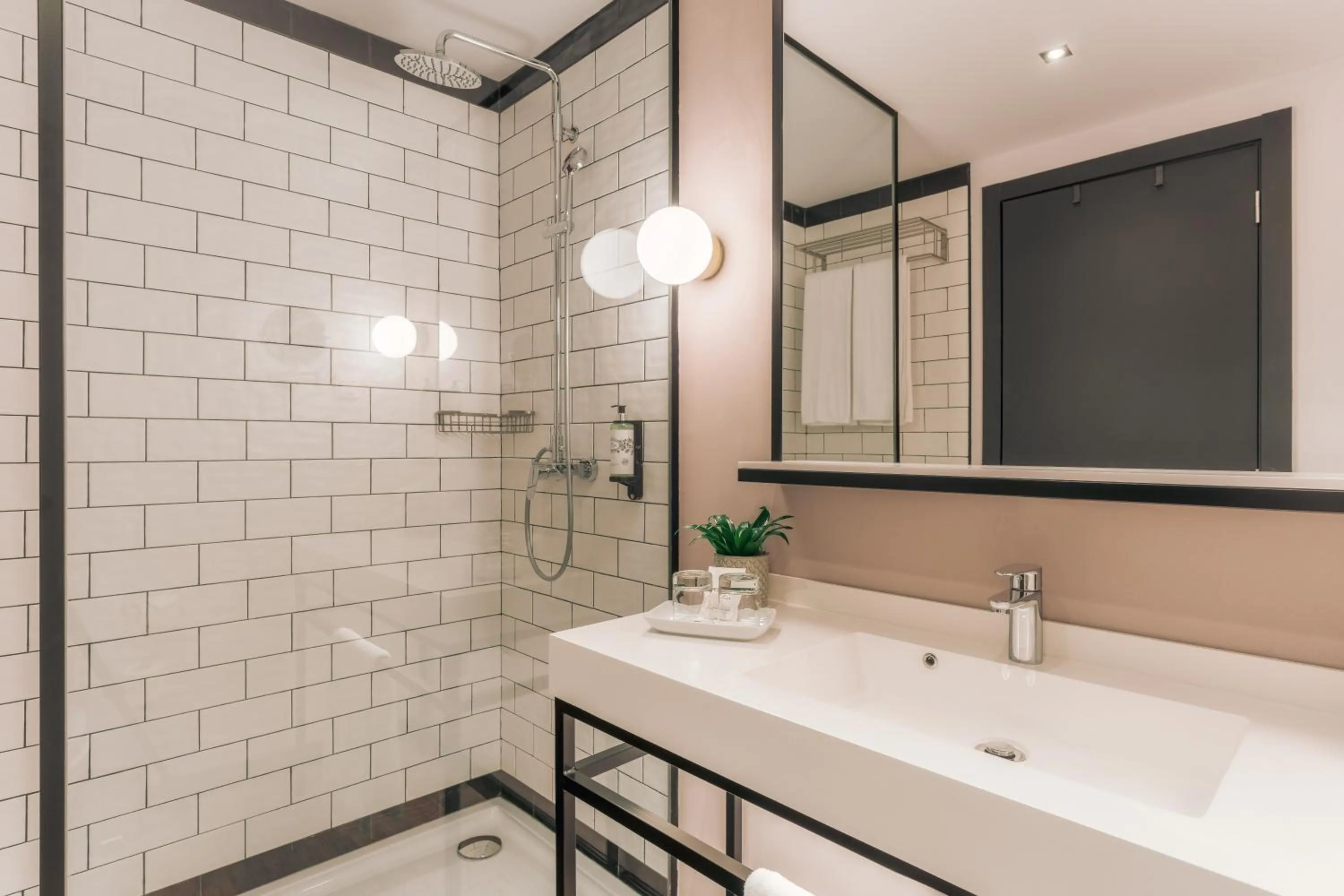 Bathroom in Pestana Lisboa Vintage City Center Suites