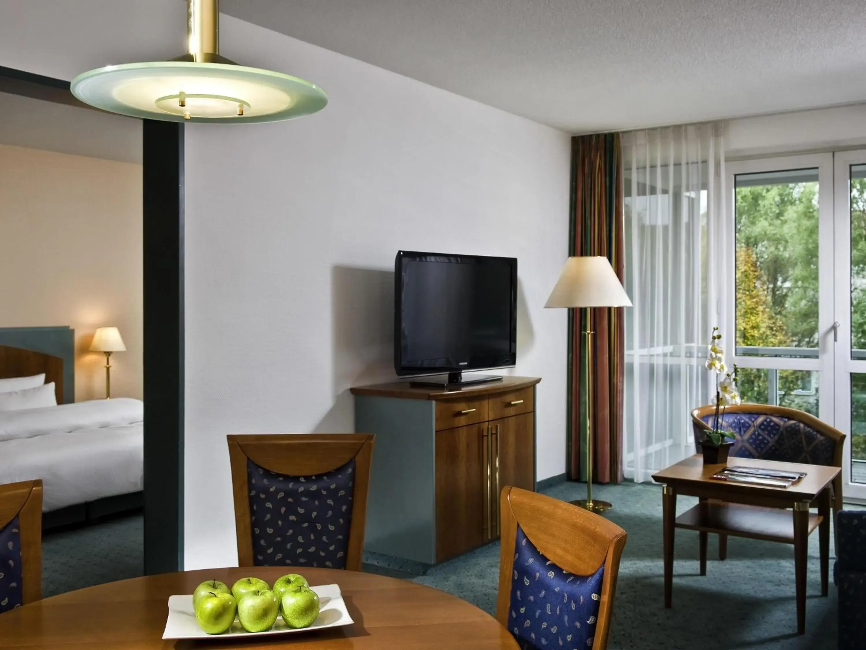 Suite with One Double Bed and Balcony - single occupancy in Congress Hotel Weimar by Mercure Suite with One Double Bed and Balcony - single occupancy in Congress Hotel Weimar by Mercure