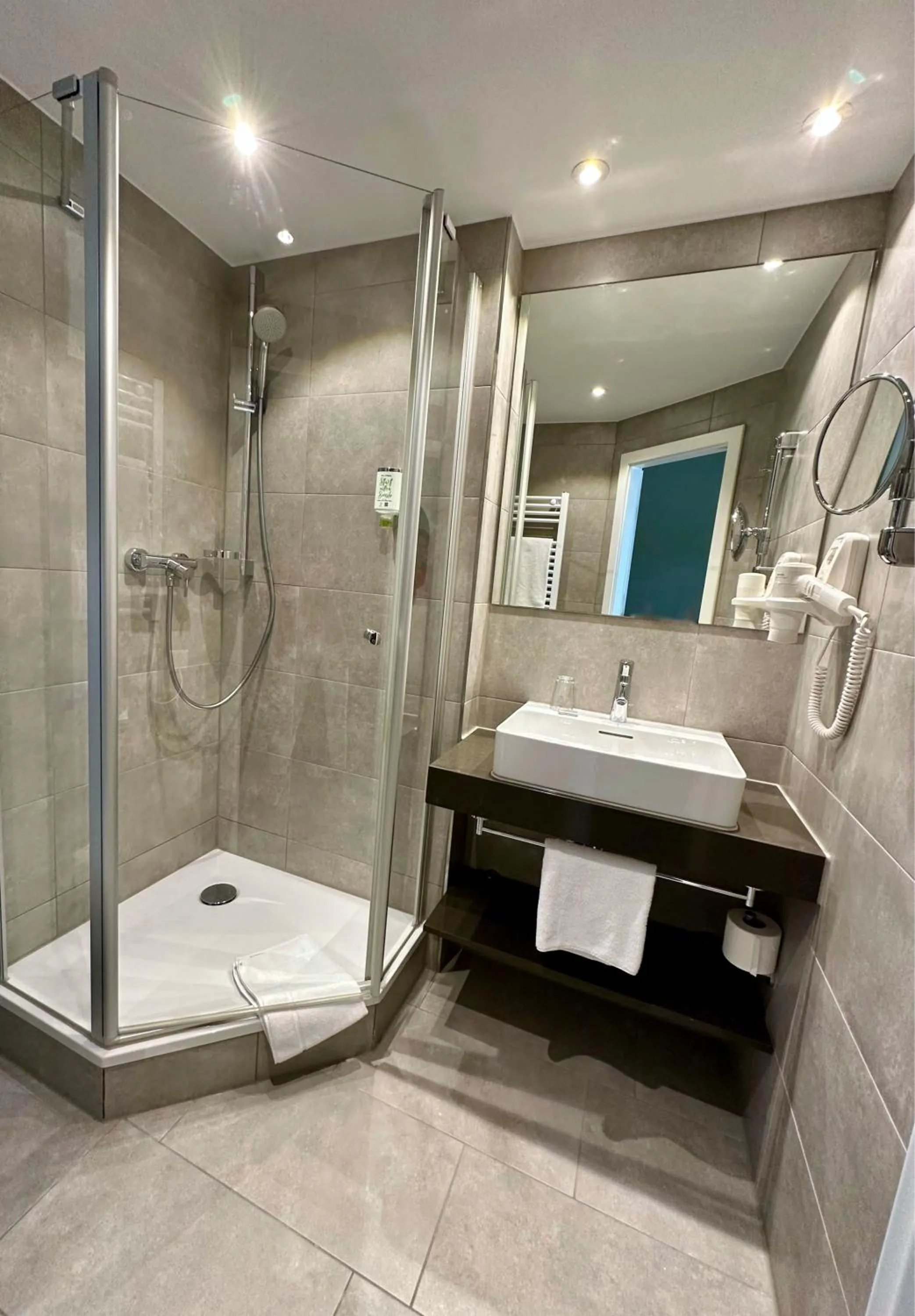 Bathroom in Hotel Säntis