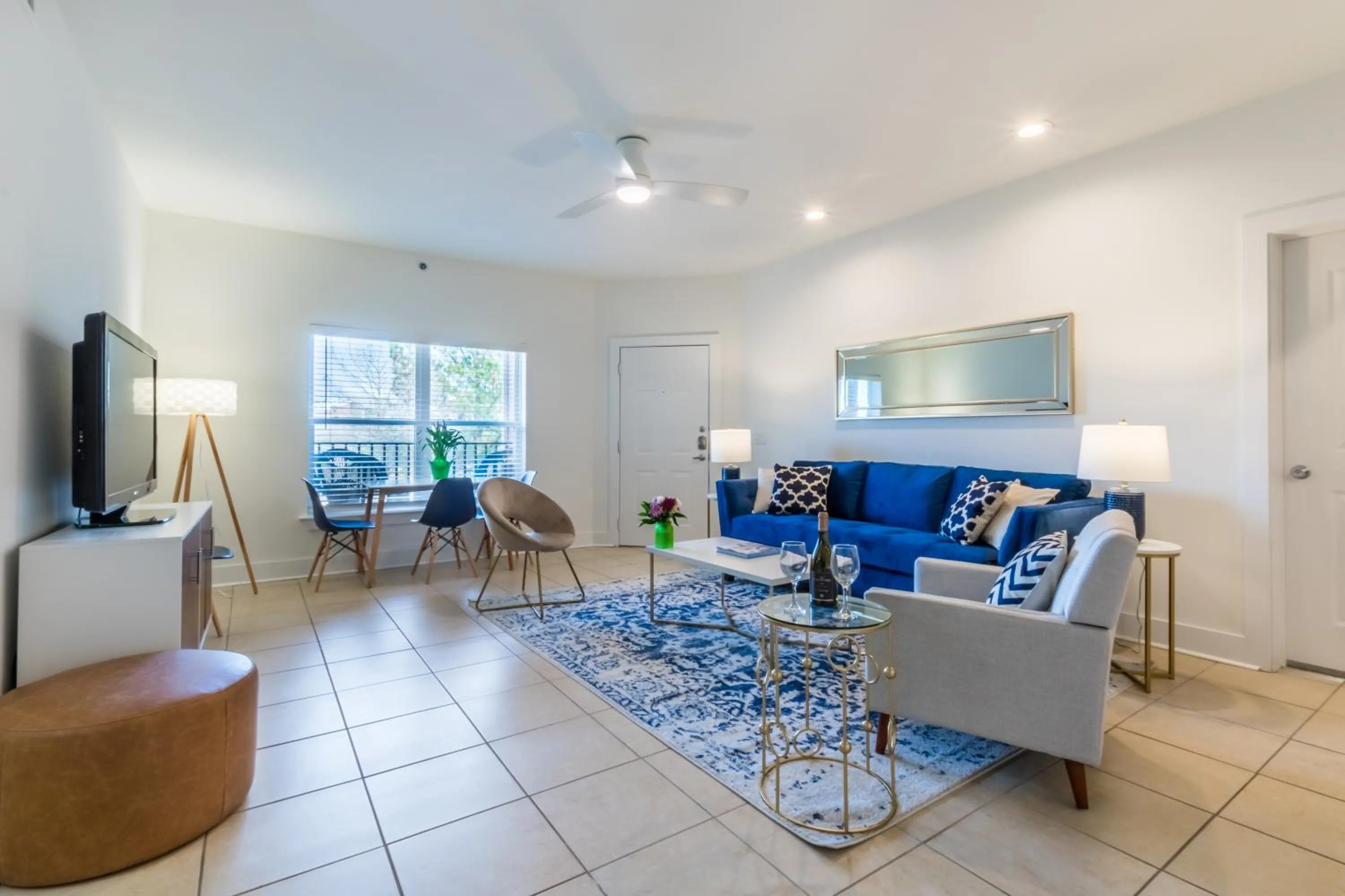 TV and multimedia in One Club Gulf Shores