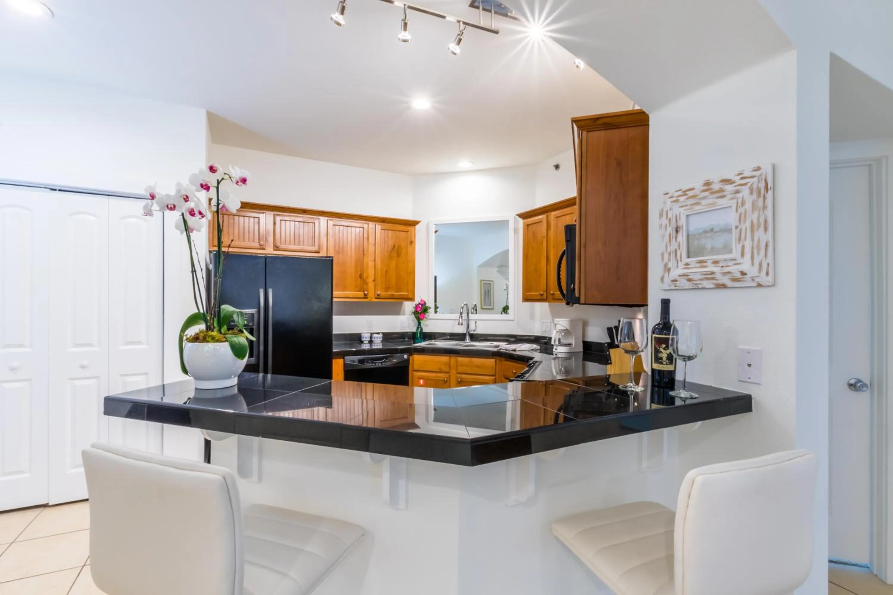 Kitchen or kitchenette in One Club Gulf Shores