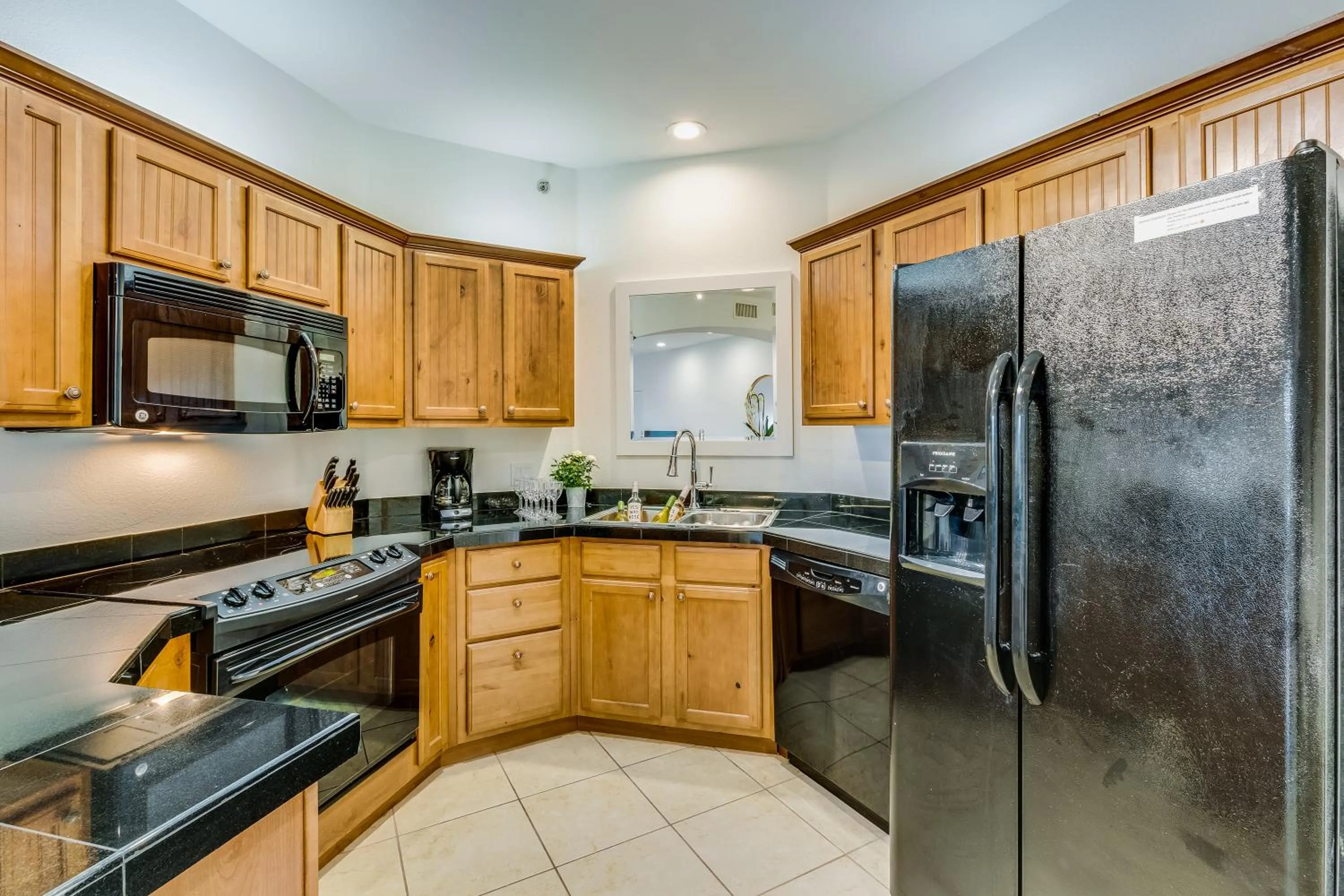 Kitchen or kitchenette in One Club Gulf Shores