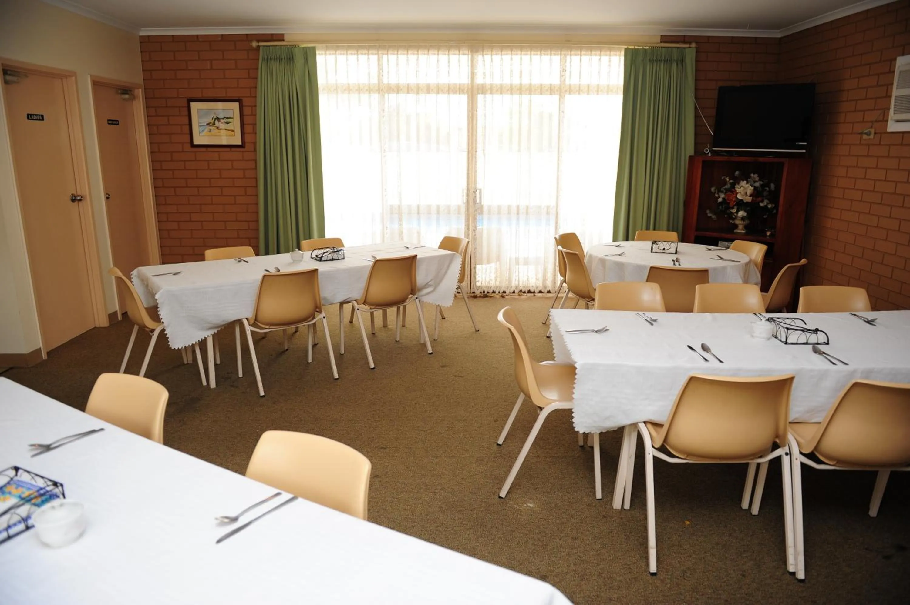Restaurant/places to eat in Mildura Plaza Motor Inn