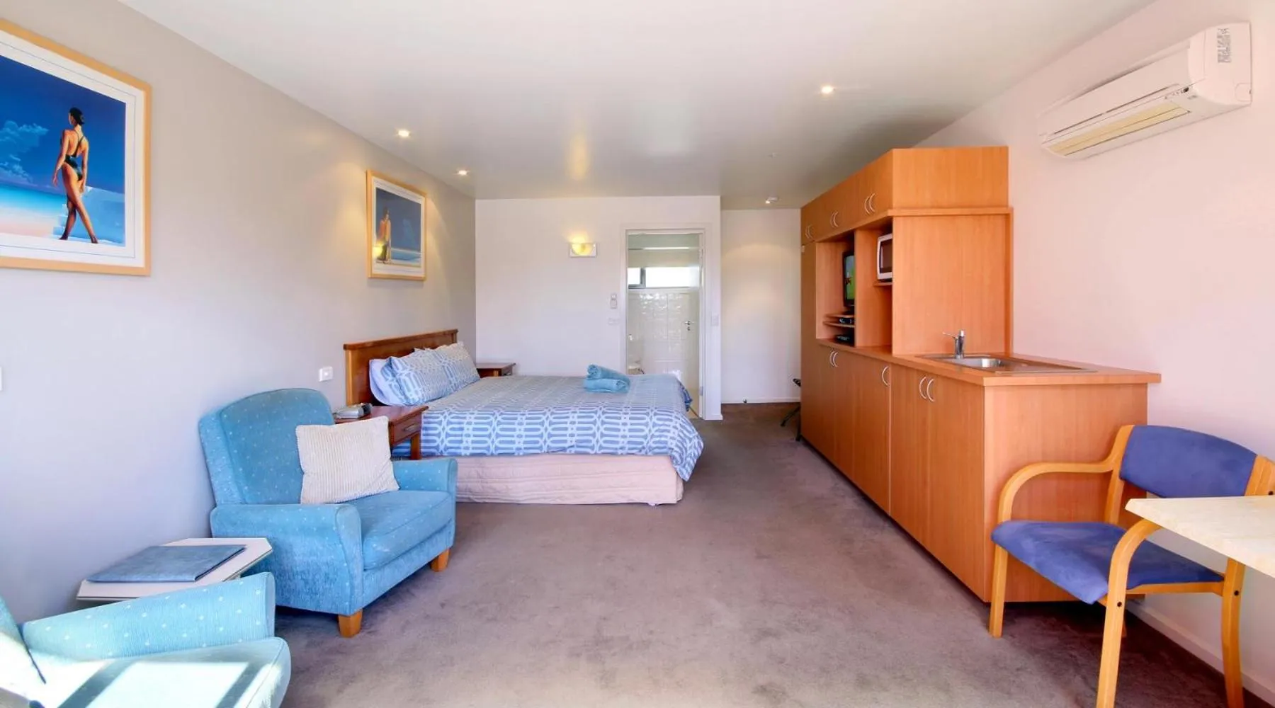 Photo of the whole room, Bed in Anchorage Motel & Villas Lorne