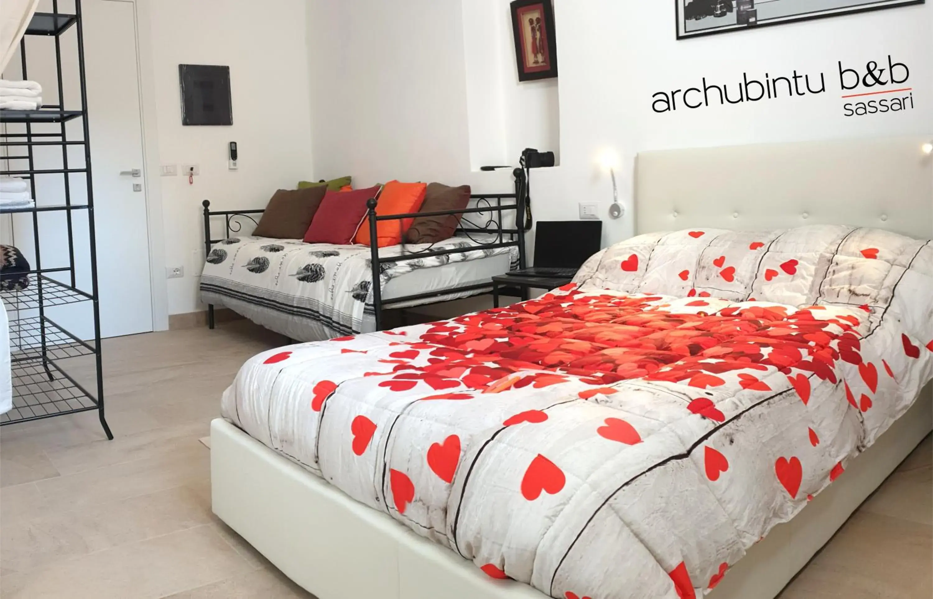 Twin Room with Private Bathroom - single occupancy in Archubintu B&B Twin Room with Private Bathroom - single occupancy in Archubintu B&B