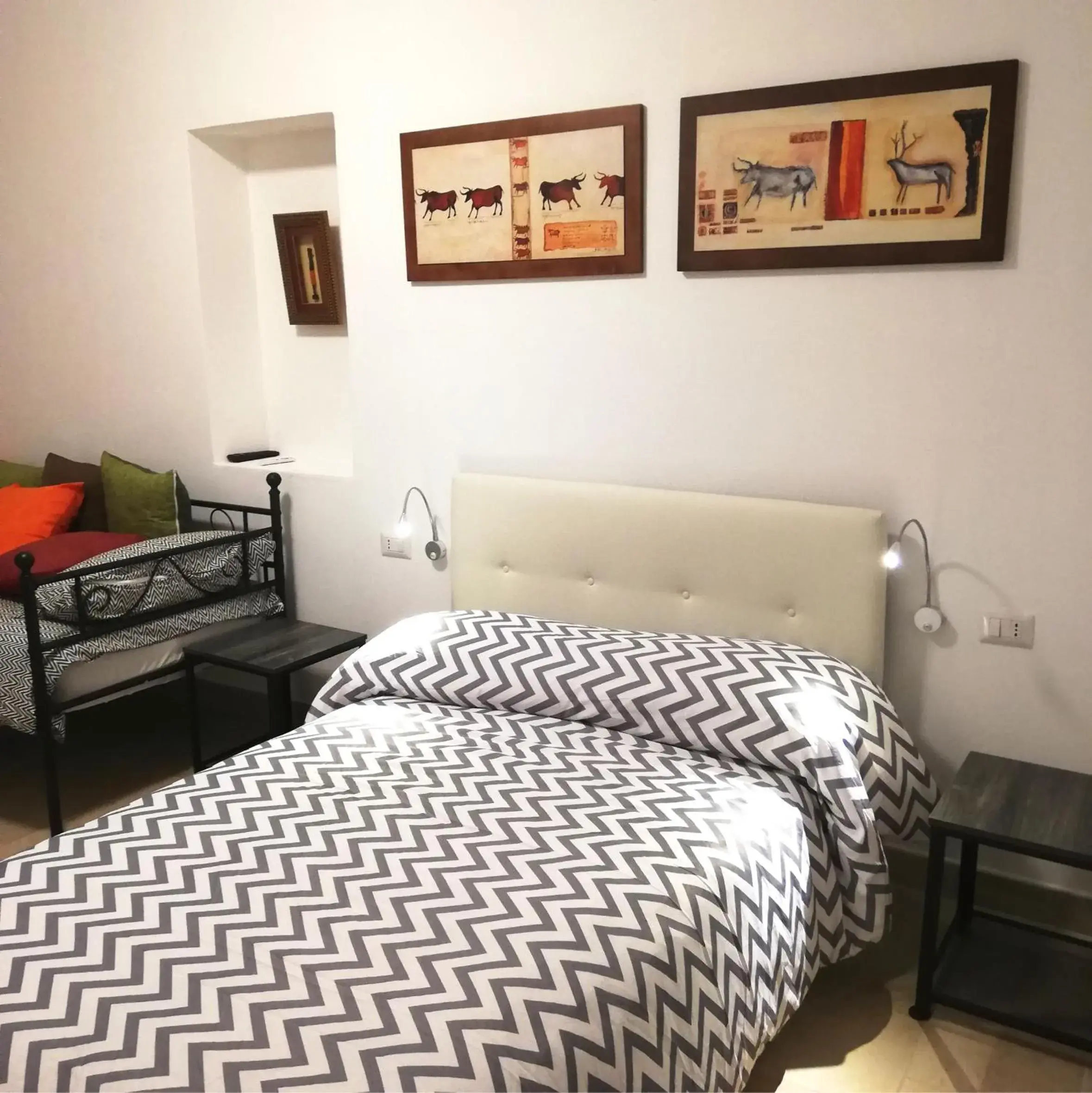 Twin Room with Private Bathroom - single occupancy in Archubintu B&B Twin Room with Private Bathroom - single occupancy in Archubintu B&B