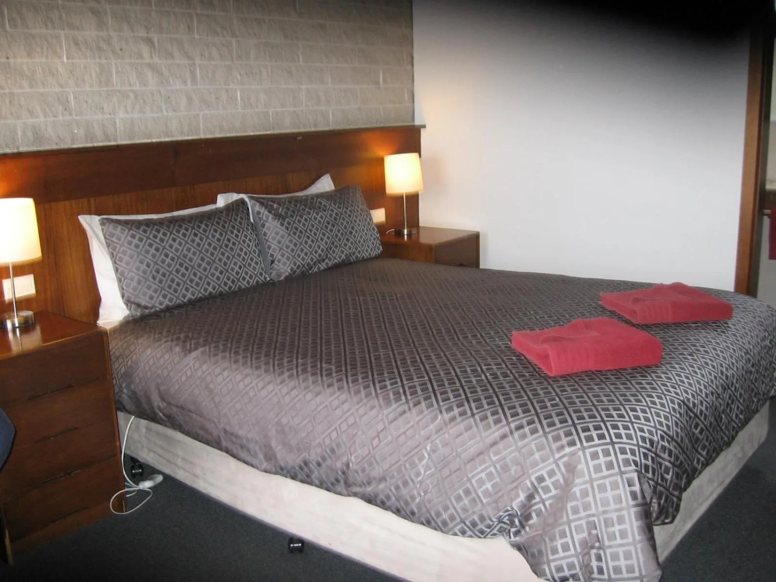 Decorative detail, Bed in Darlot Motor Inn