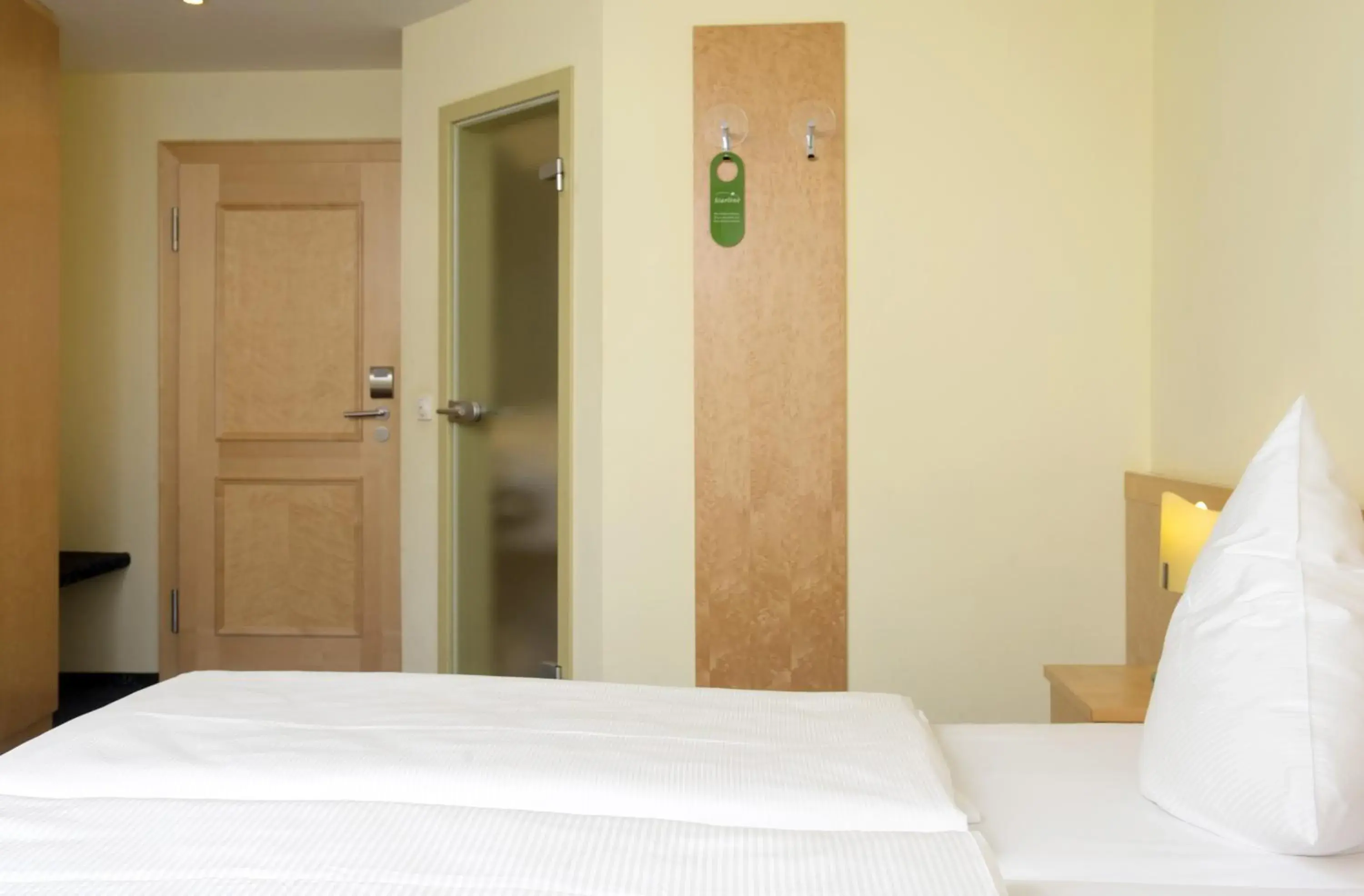 Bed in Hotel Schloss Schweinsburg Bed in Hotel Schloss Schweinsburg