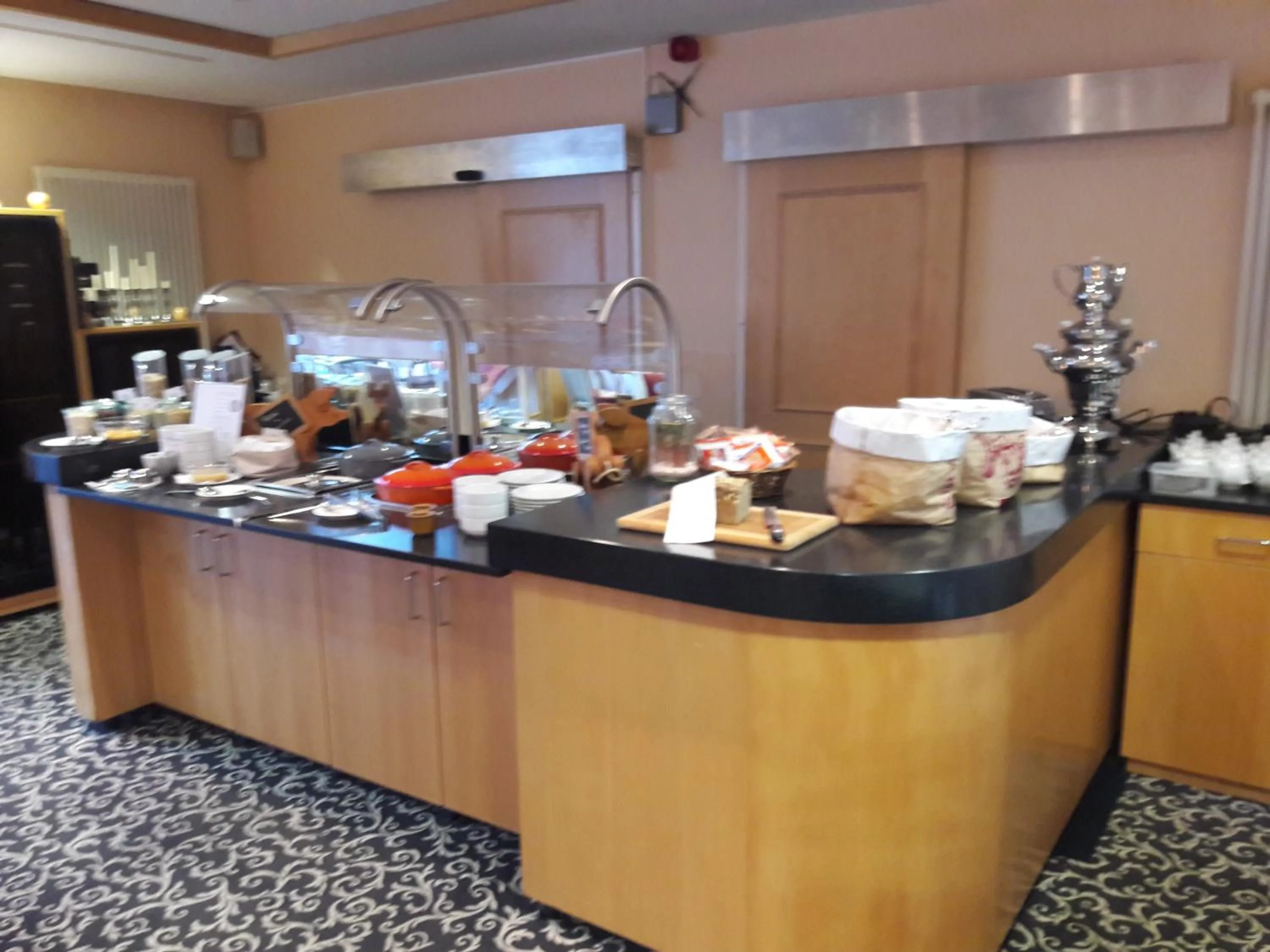 Buffet breakfast in Hotel Schloss Schweinsburg