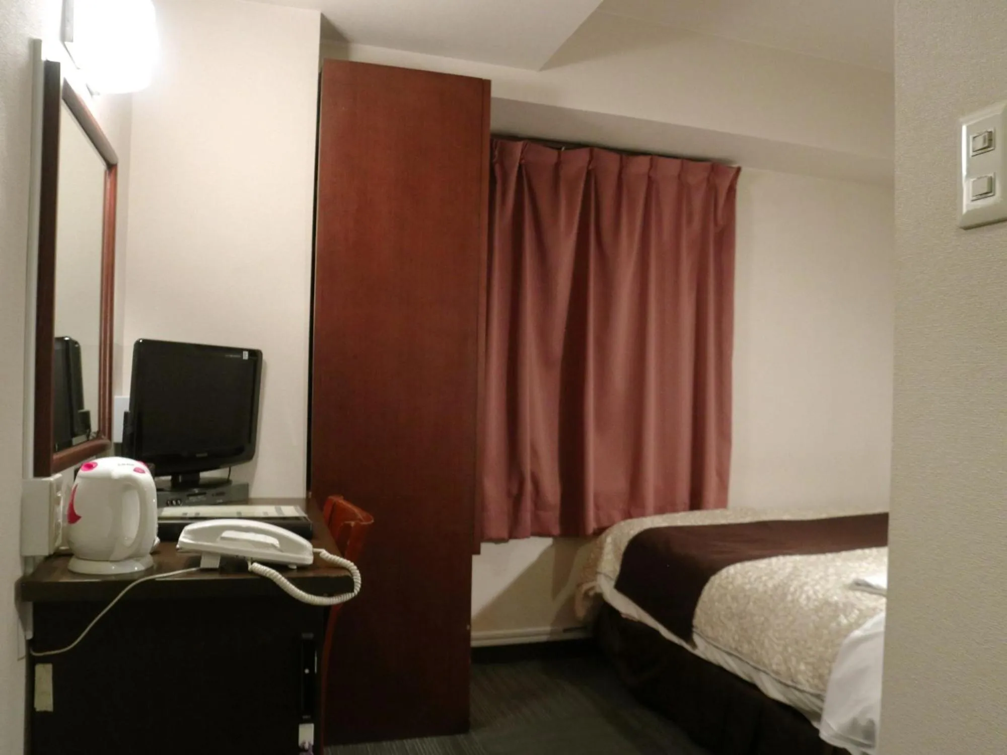 Photo of the whole room in Hamamatsu Station Hotel