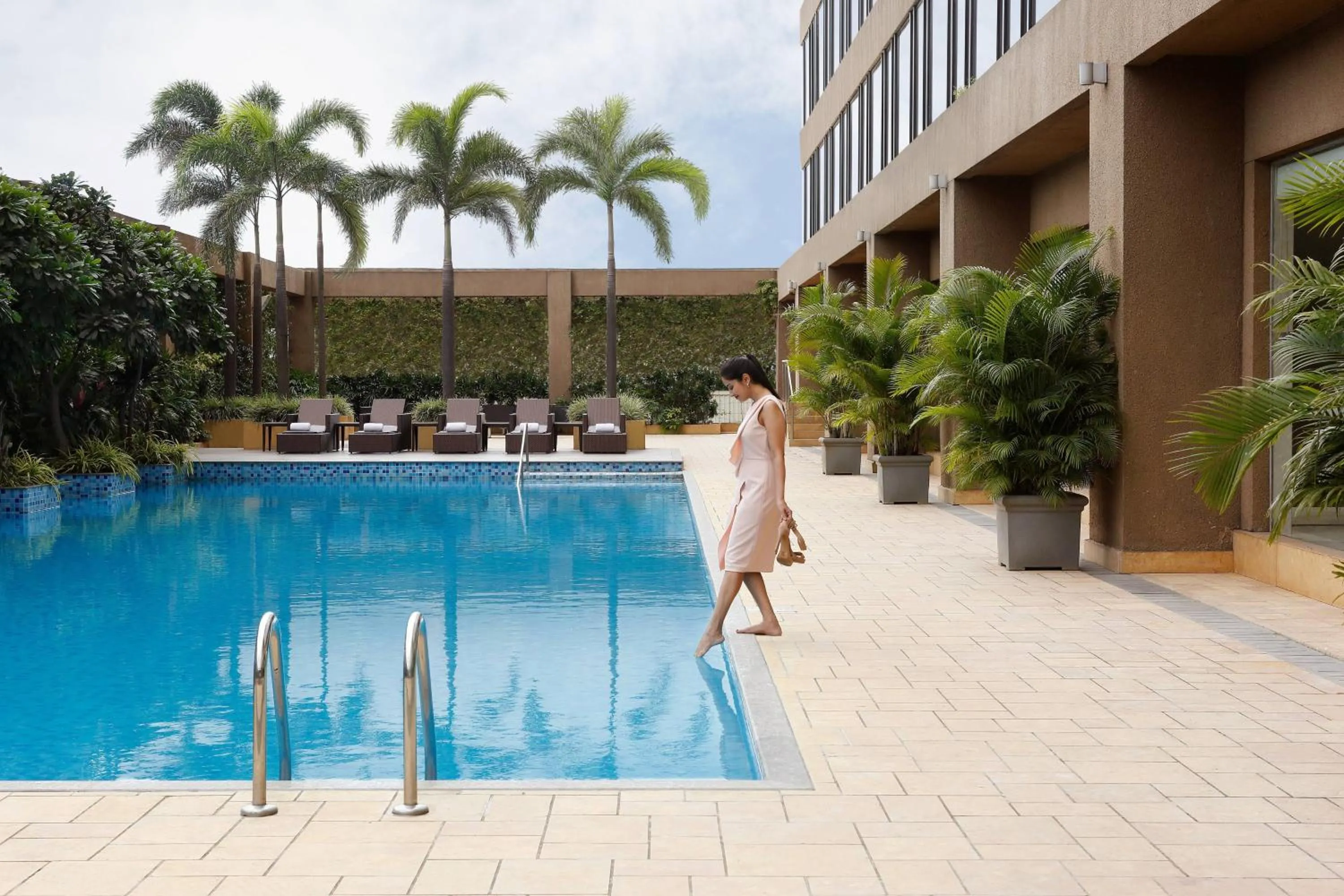 Swimming pool in Courtyard by Marriott Pune Chakan