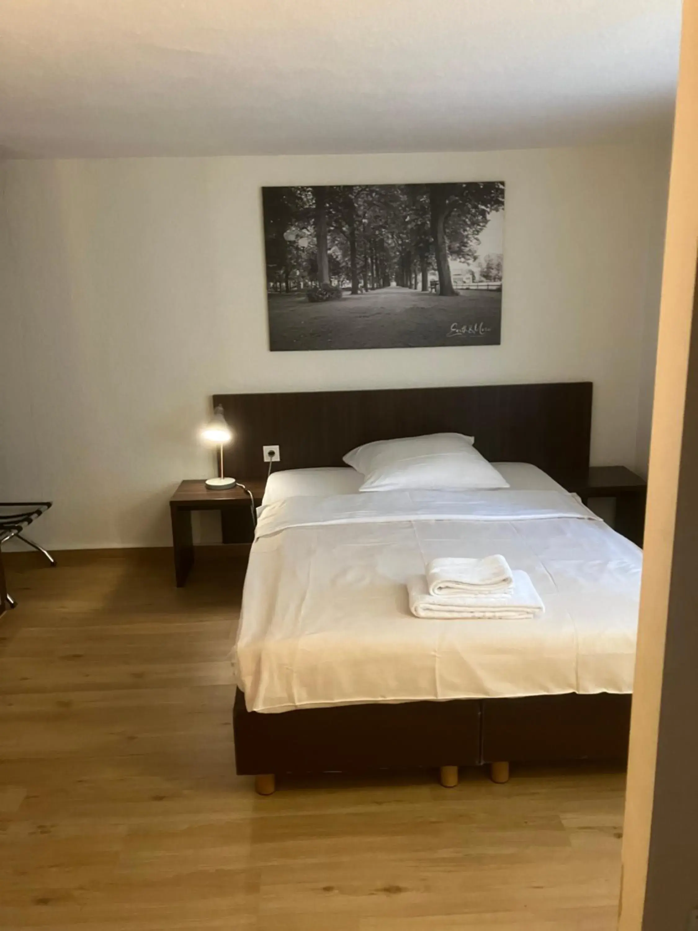 Single Room in Hotel Mercedes City Single Room in Hotel Mercedes City