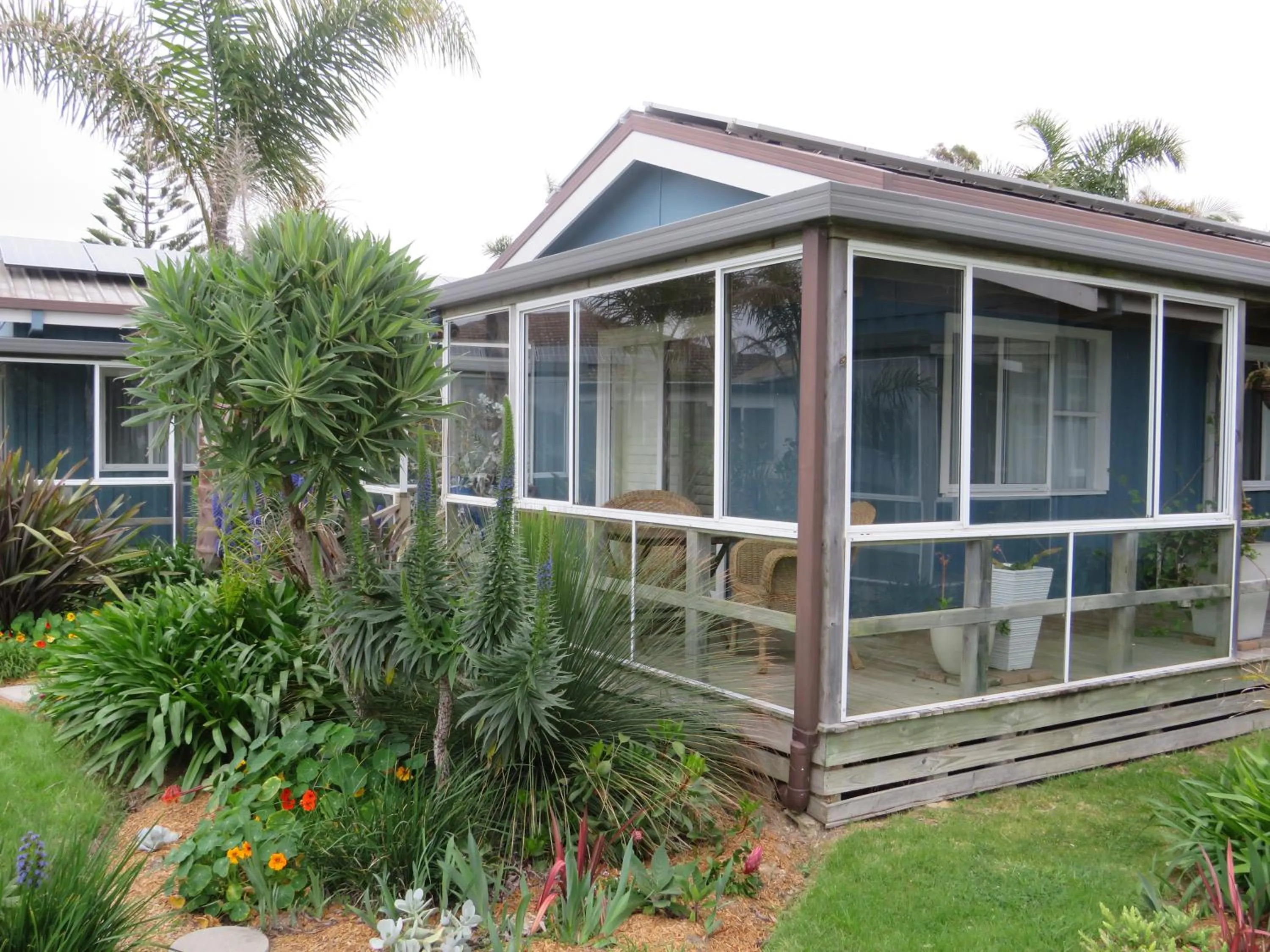 Balcony/Terrace in Lakes Entrance Waterfront Cottages with King Beds