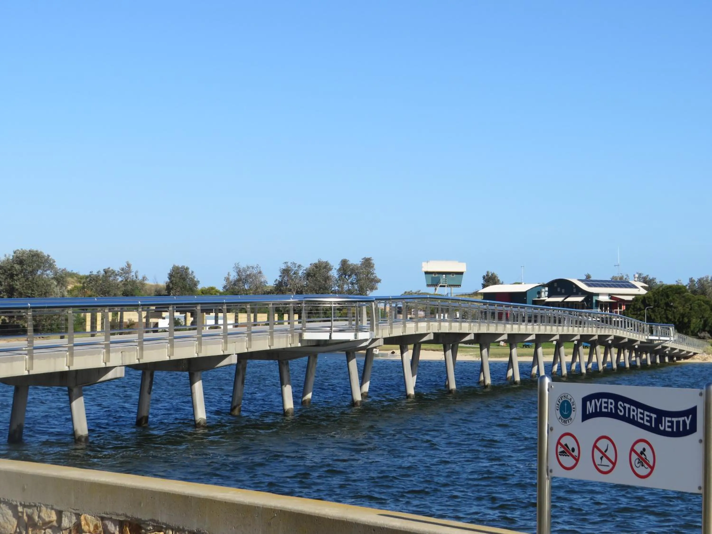 Nearby landmark in Lakes Entrance Waterfront Cottages with King Beds