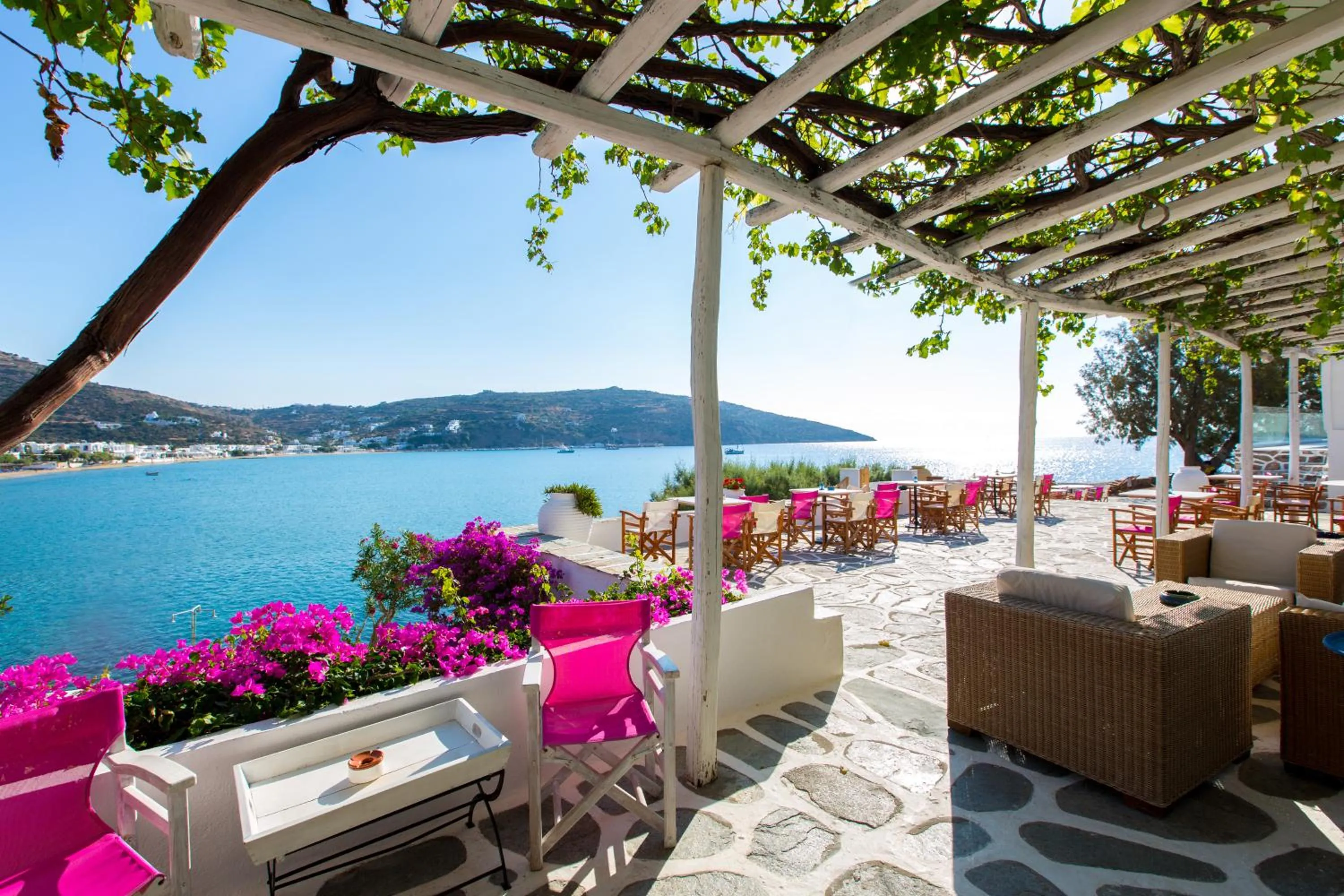 Property building in Platys Gialos Hotel Sifnos