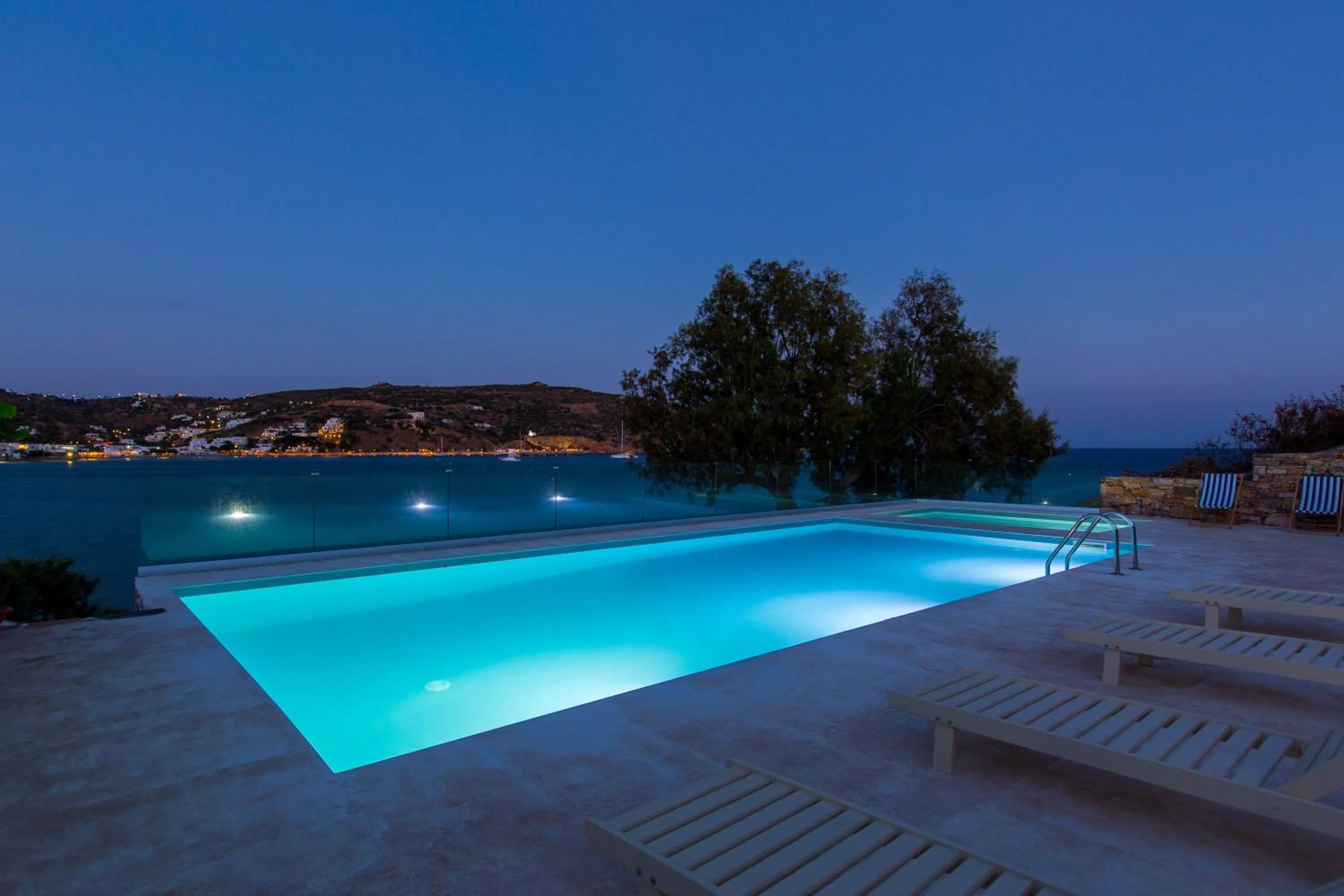 Swimming pool in Platys Gialos Hotel Sifnos