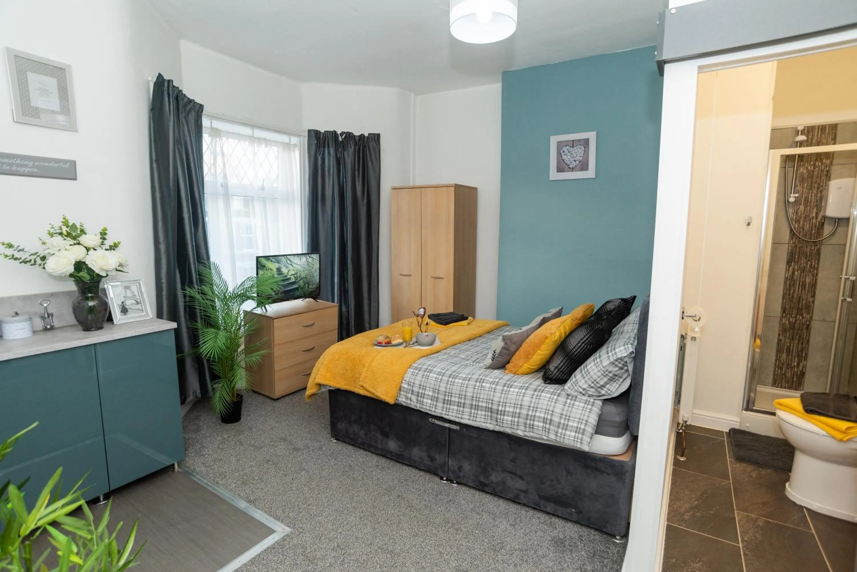 Photo of the whole room in Bentley House with en-suites