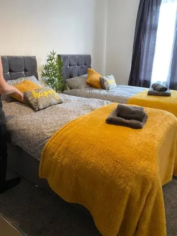 Bed in Bentley House with en-suites