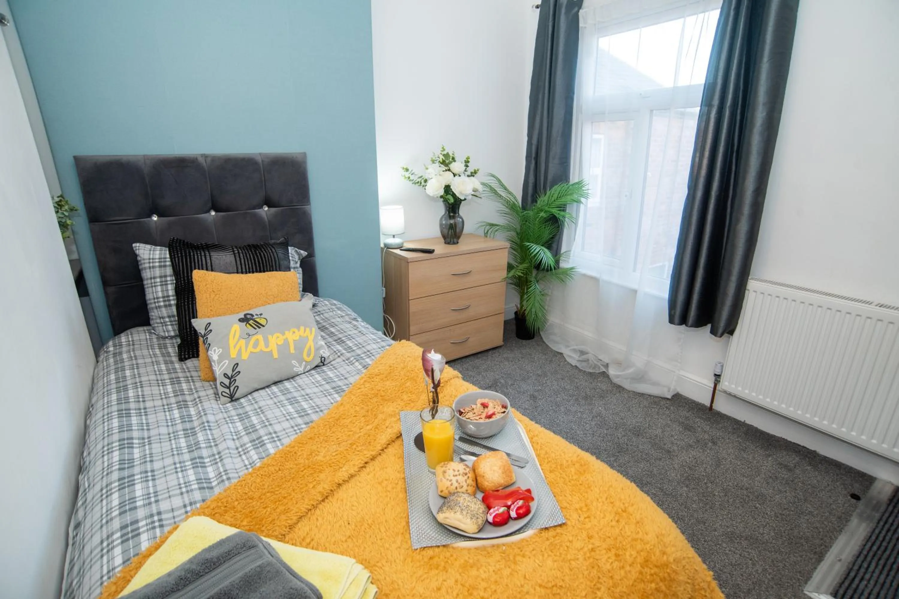 Bed in Bentley House with en-suites