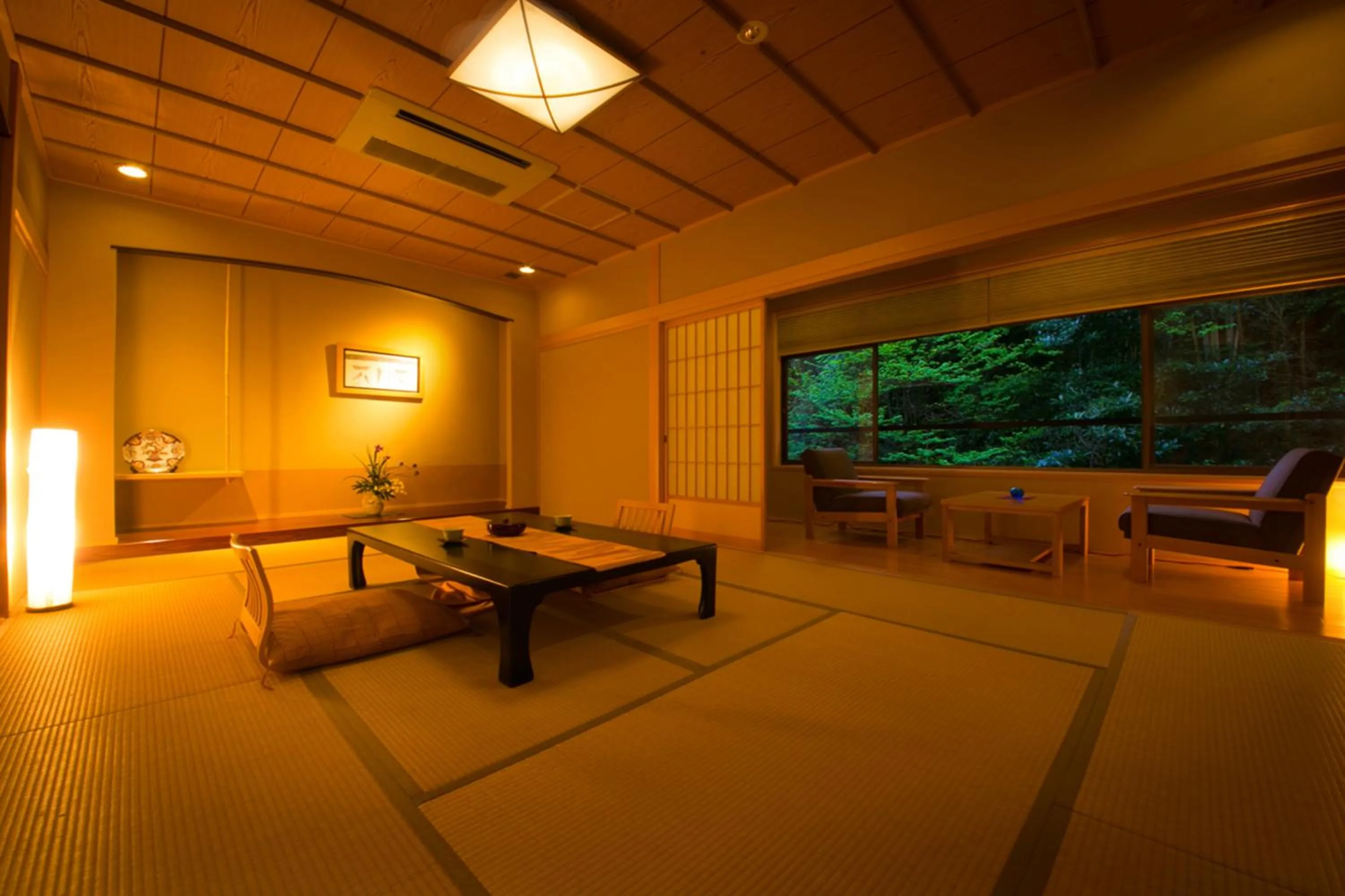 Photo of the whole room in Nansuikaku